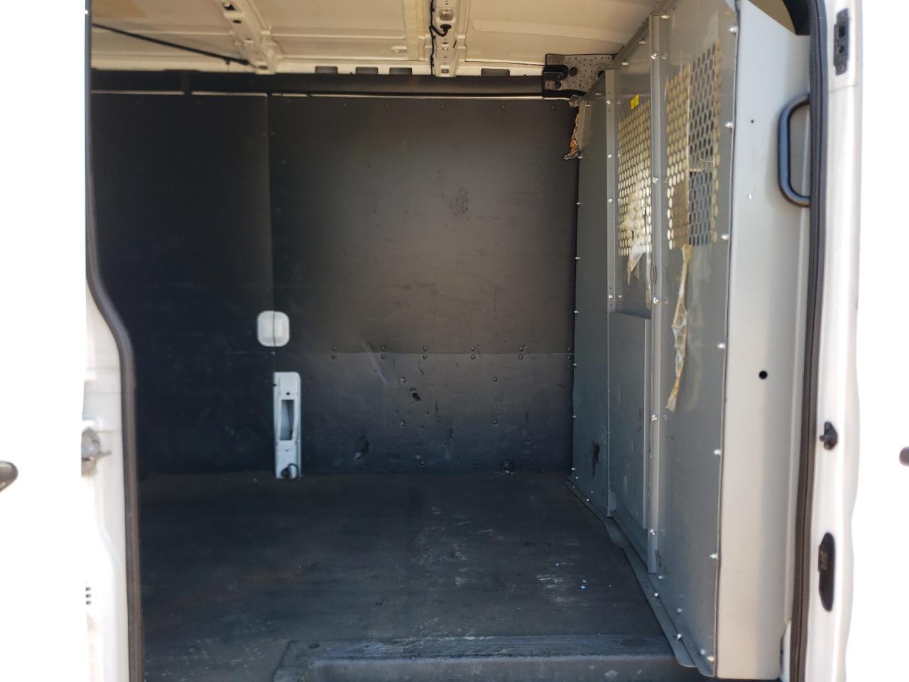 Photo 6 from auction – 2016 FORD TRANSIT T- with VIN 1FTYR2CM3GKA68293