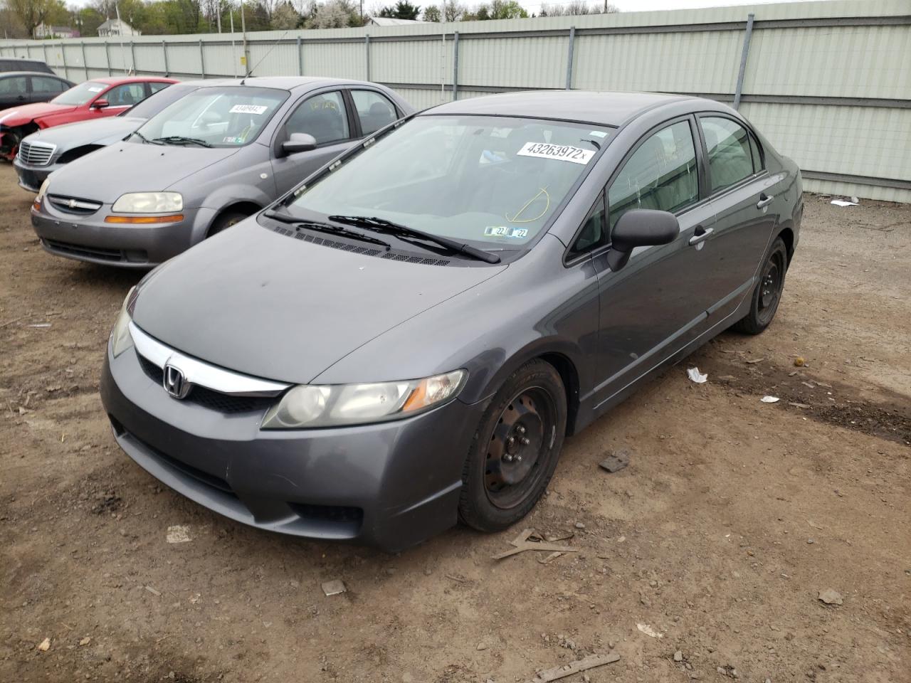 Photo 2 from auction – 2011 HONDA CIVIC LX with VIN 2HGFA1F52BH302387
