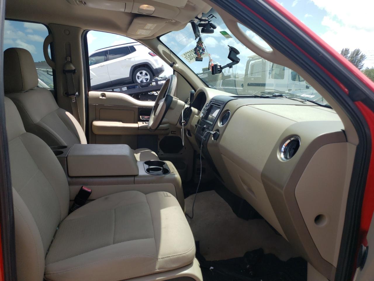 Photo 5 from auction – 2006 FORD F150 SUPER with VIN 1FTRW12W16FB30193