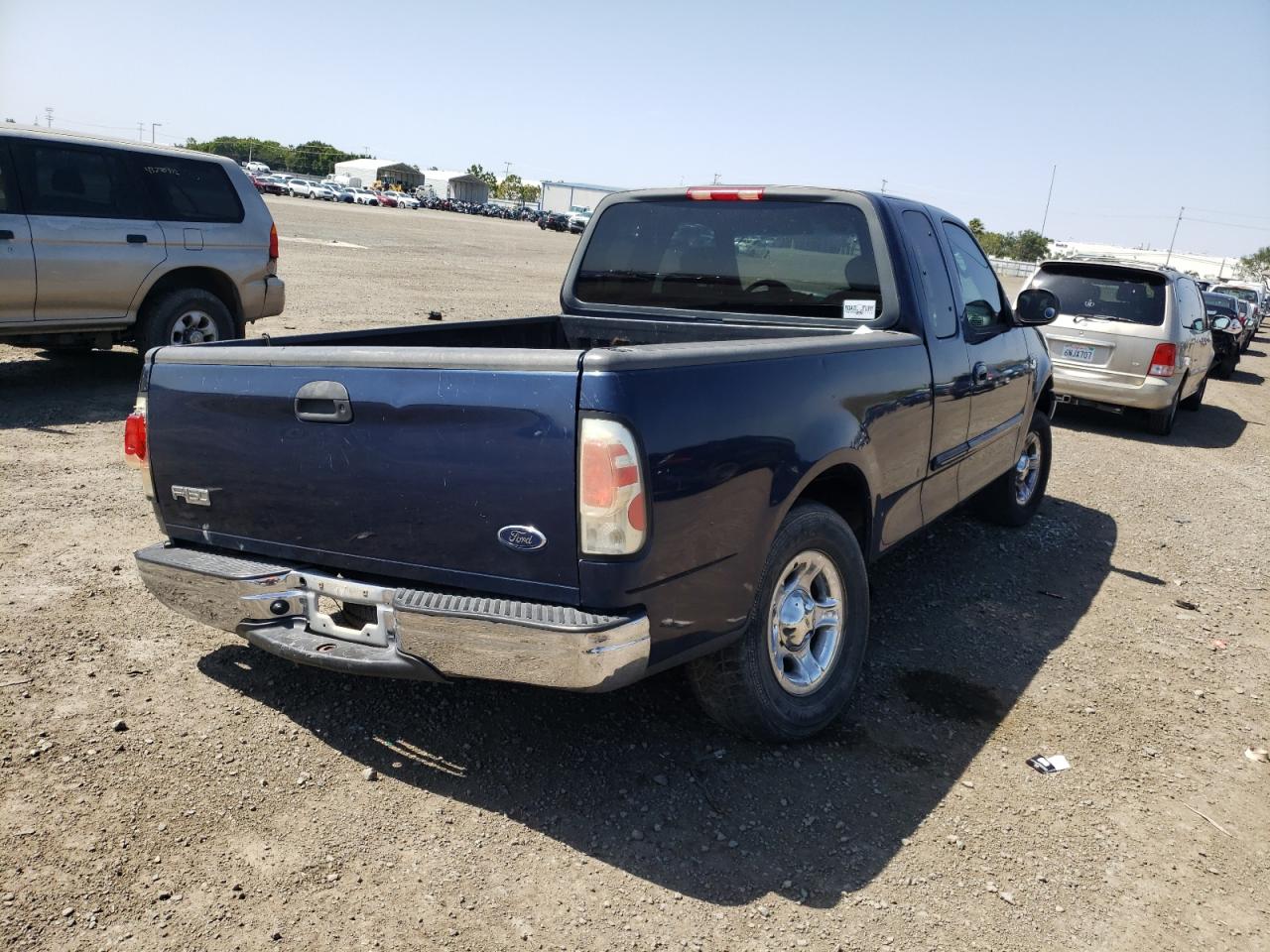 Photo 4 from auction – 2003 FORD F150 with VIN 1FTRX17293KA84439
