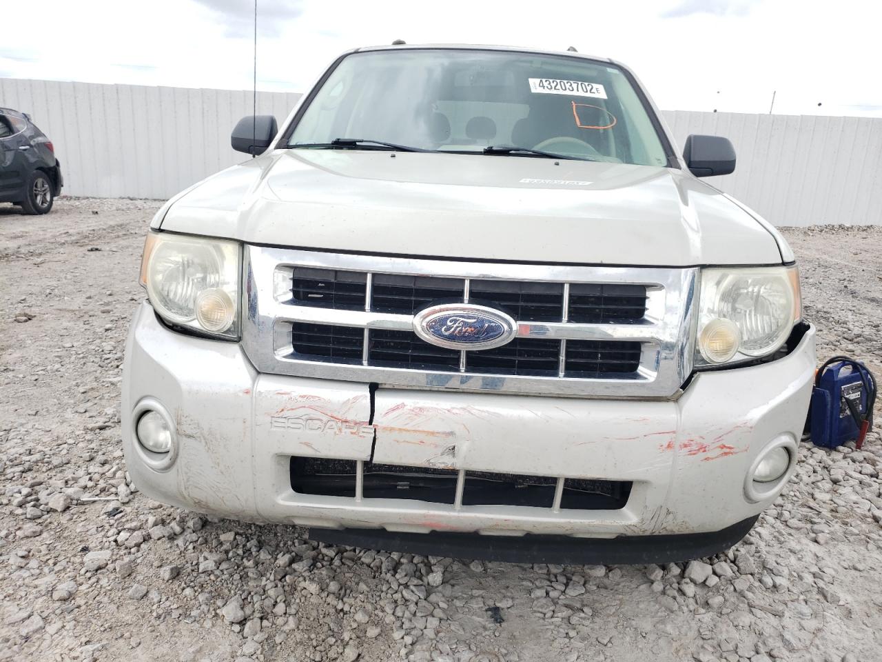 Photo 9 from auction – 2009 FORD ESCAPE XLT with VIN 1FMCU03749KA15253