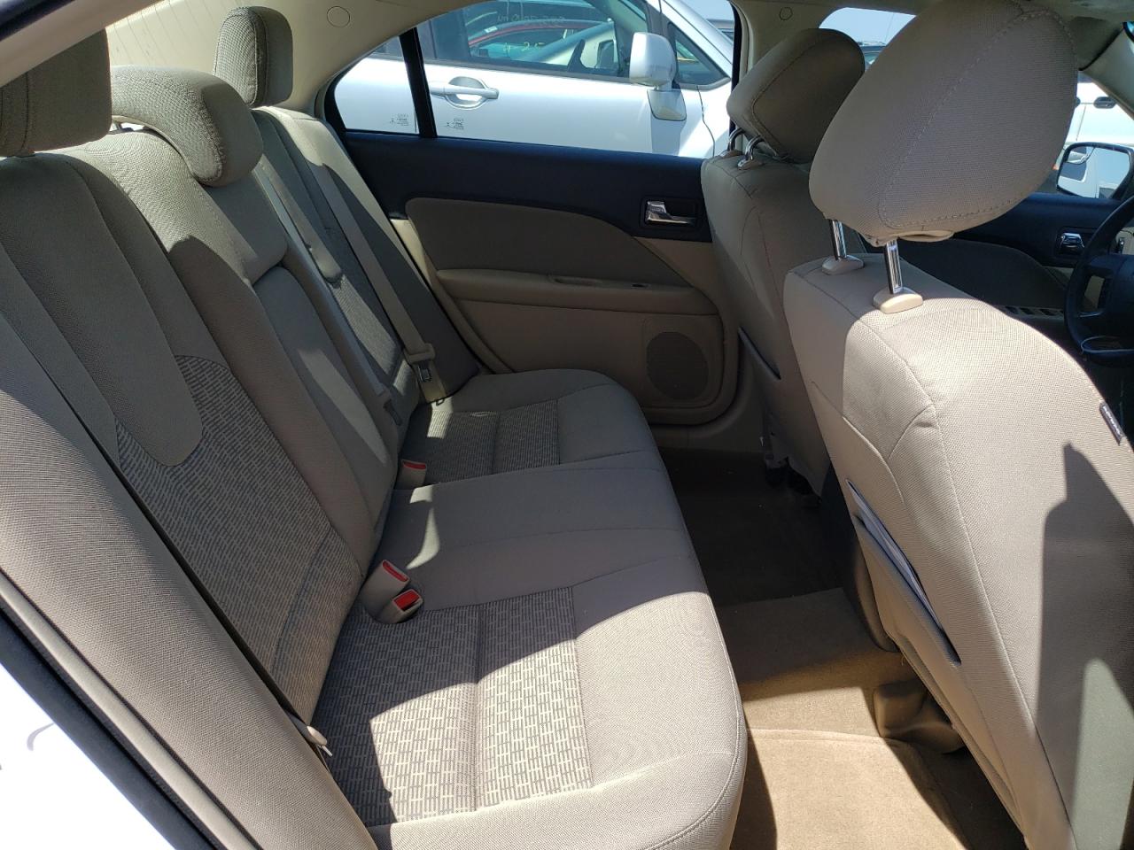 Photo 6 from auction – 2012 FORD FUSION SE with VIN 3FAHP0HA3CR310570