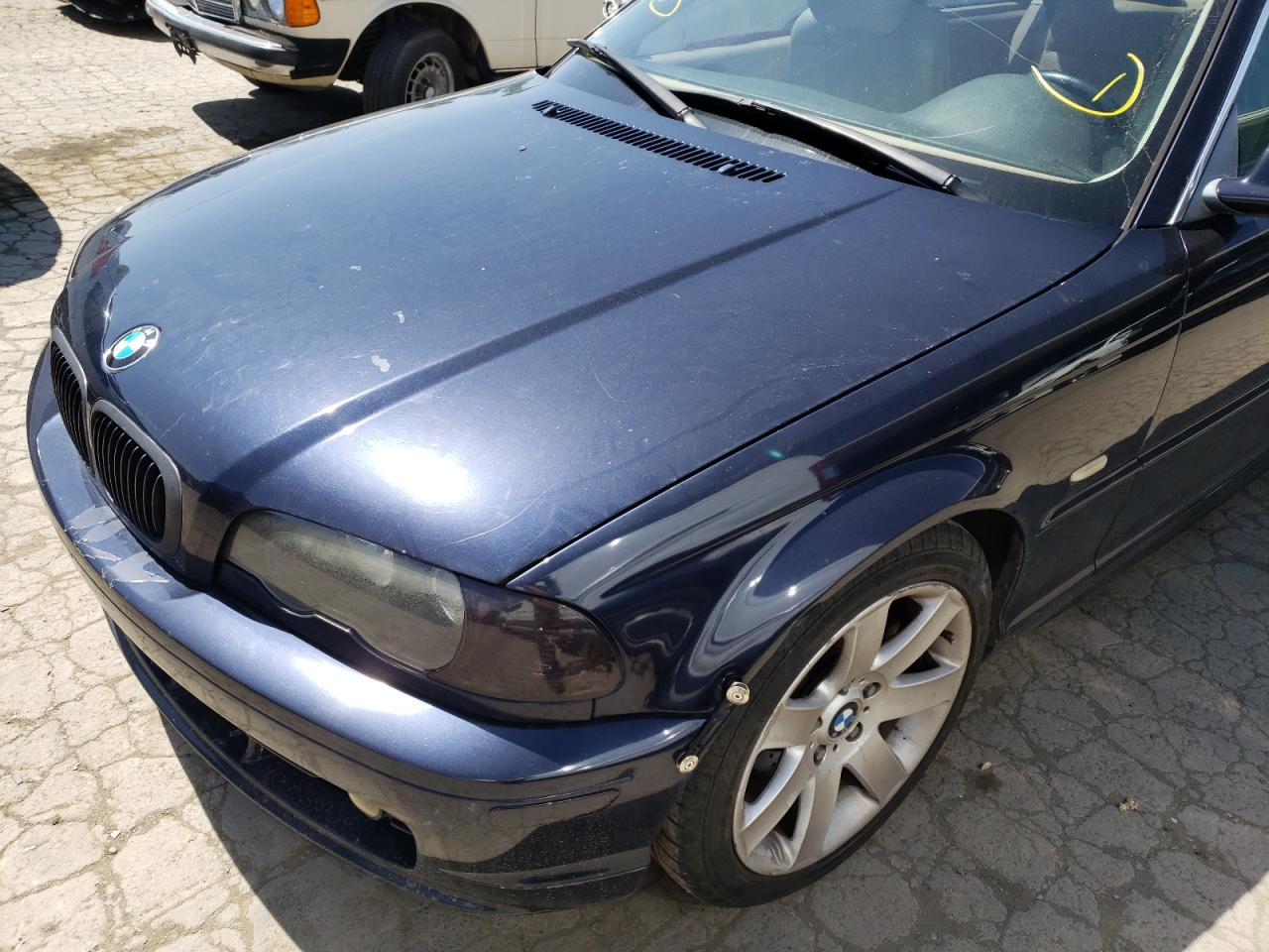 Photo 9 from auction – 2002 BMW 325 CI with VIN WBABN33472JW53428