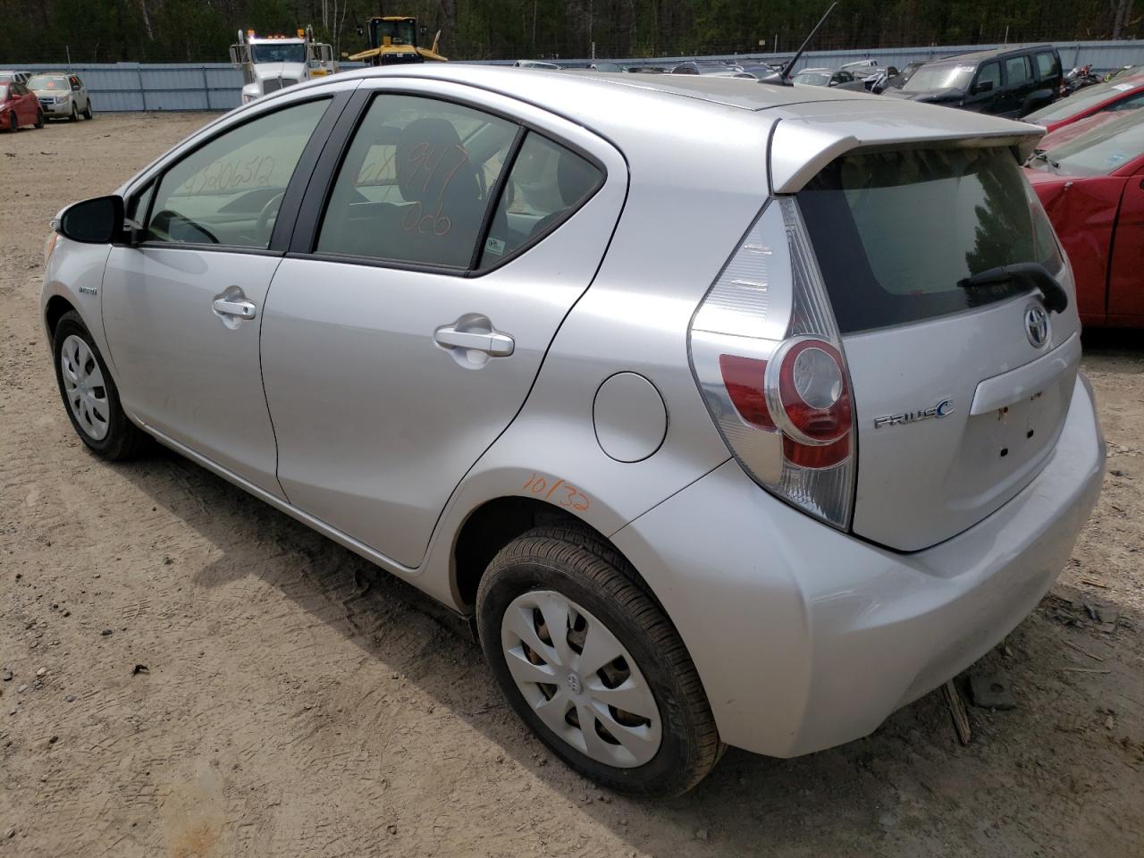Photo 3 from auction – 2012 TOYOTA PRIUS C with VIN JTDKDTB31C1519868