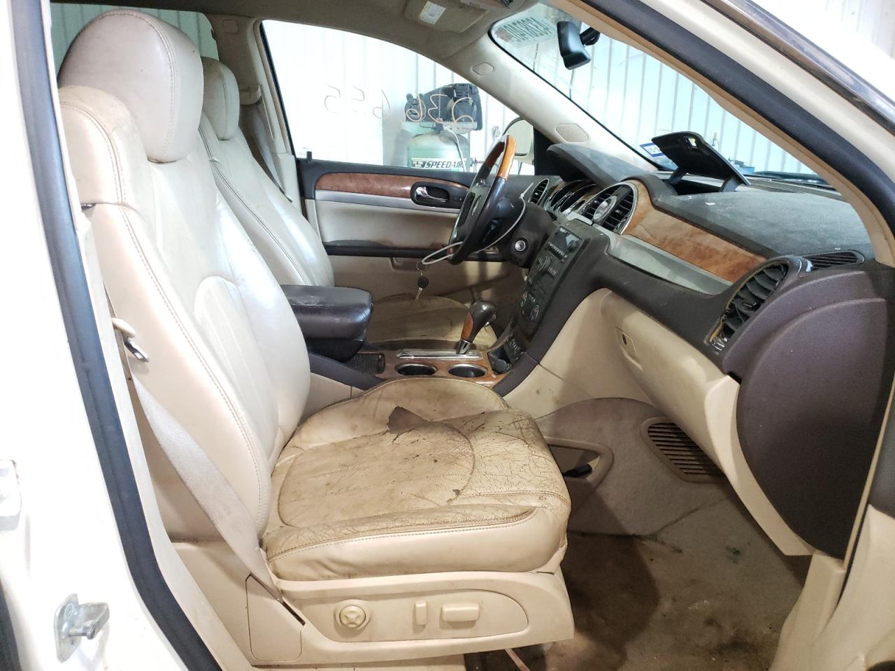 Photo 5 from auction – 2008 BUICK ENCLAVE CX with VIN 5GAER23788J229761