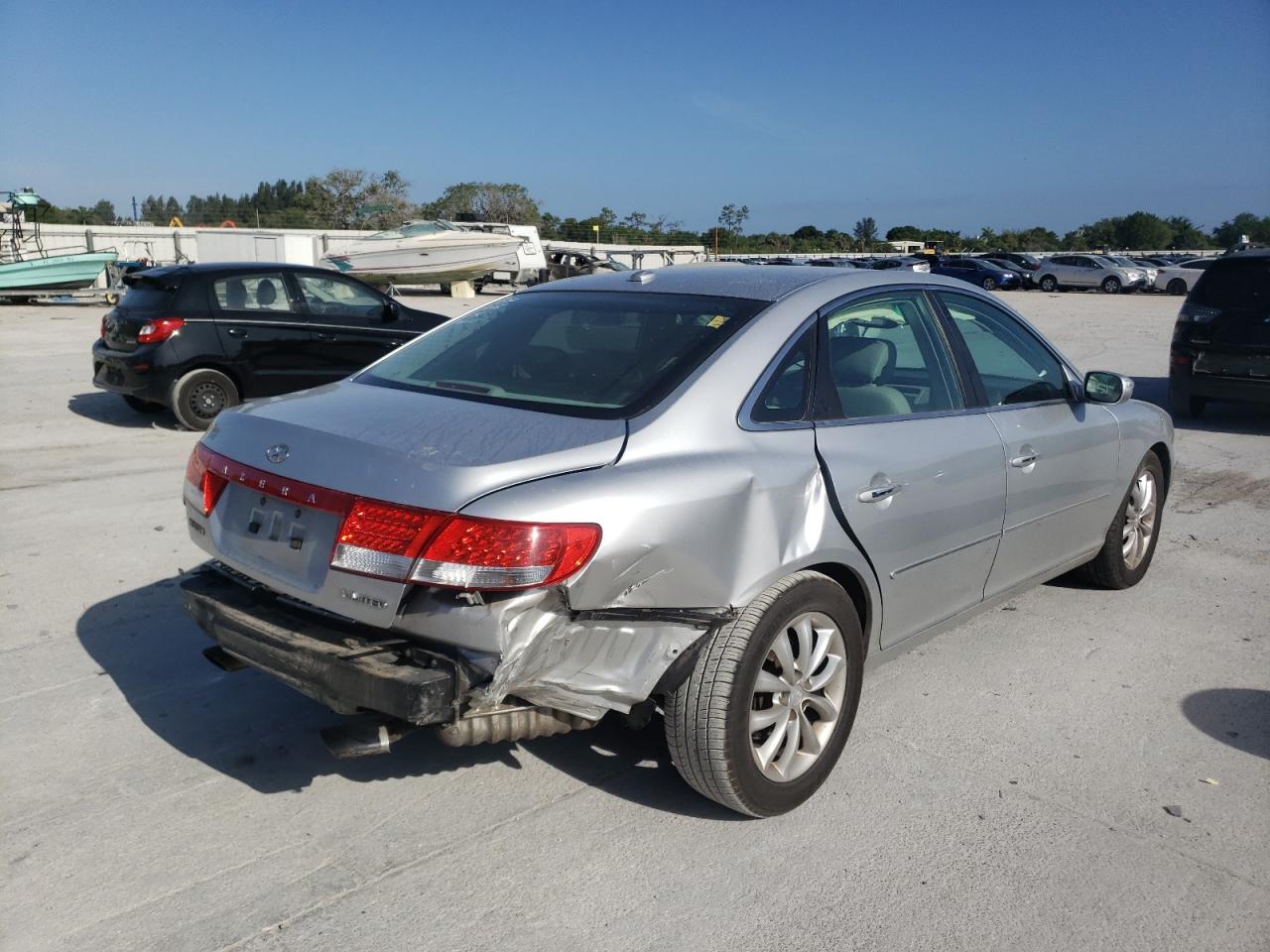 Photo 4 from auction – 2007 HYUNDAI AZERA SE with VIN KMHFC46F47A183410