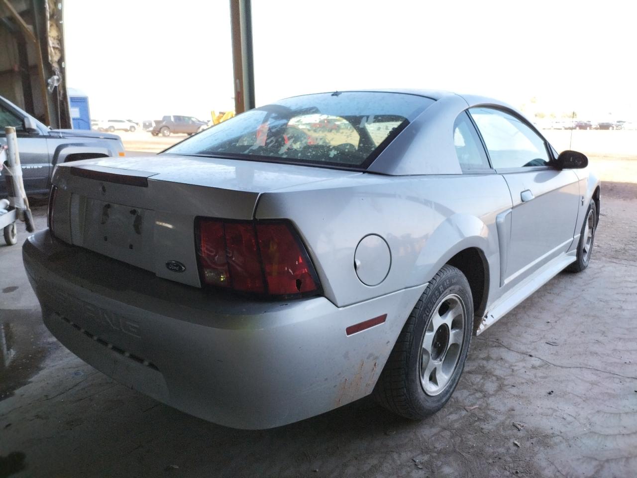 Photo 4 from auction – 2000 FORD MUSTANG with VIN 1FAFP4045YF272834