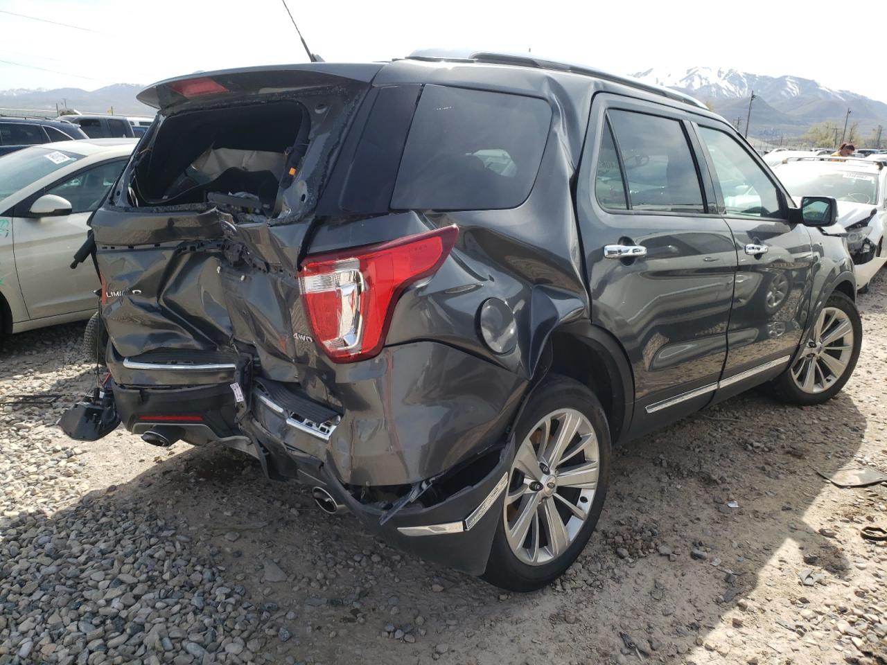 Photo 4 from auction – 2019 FORD EXPLORER L with VIN 1FM5K8F83KGB47592