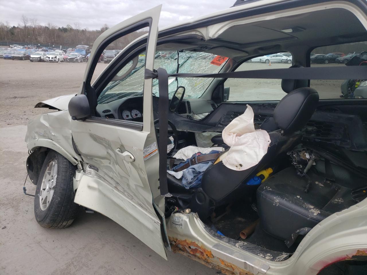 Photo 9 from auction – 2003 FORD ESCAPE LIM with VIN 1FMCU94183KC26543