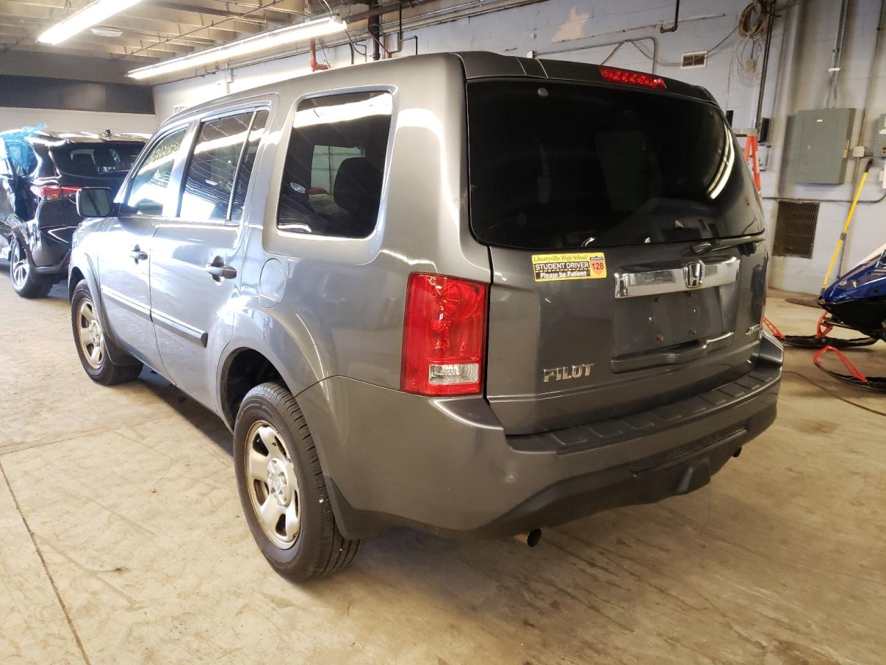 Photo 3 from auction – 2013 HONDA PILOT LX with VIN 5FNYF4H27DB020896