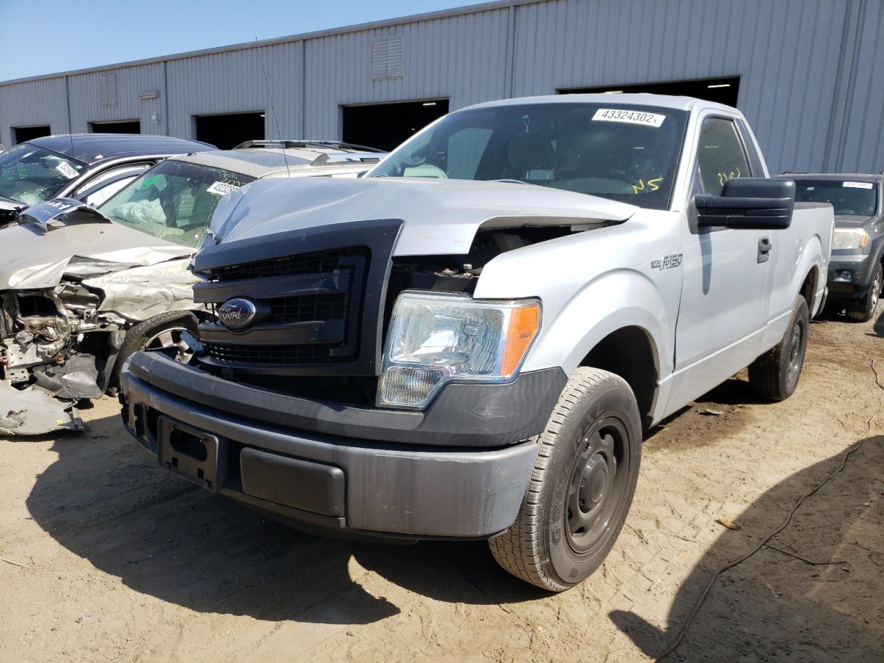 Photo 2 from auction – 2013 FORD F150 with VIN 1FTMF1CMXDKF27882