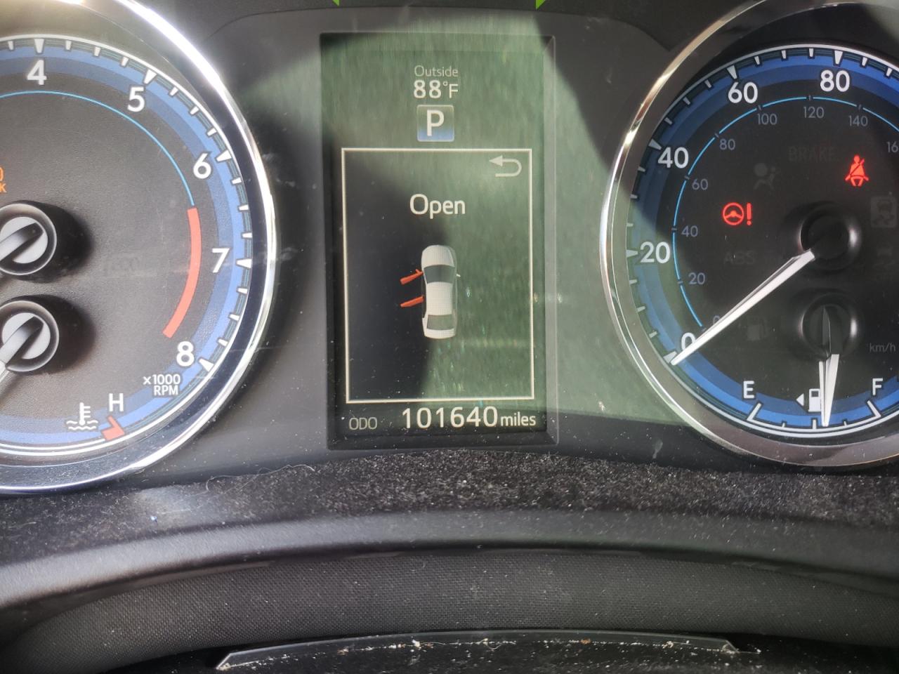 Photo 8 from auction – 2017 TOYOTA COROLLA L with VIN 5YFBURHE9HP614838