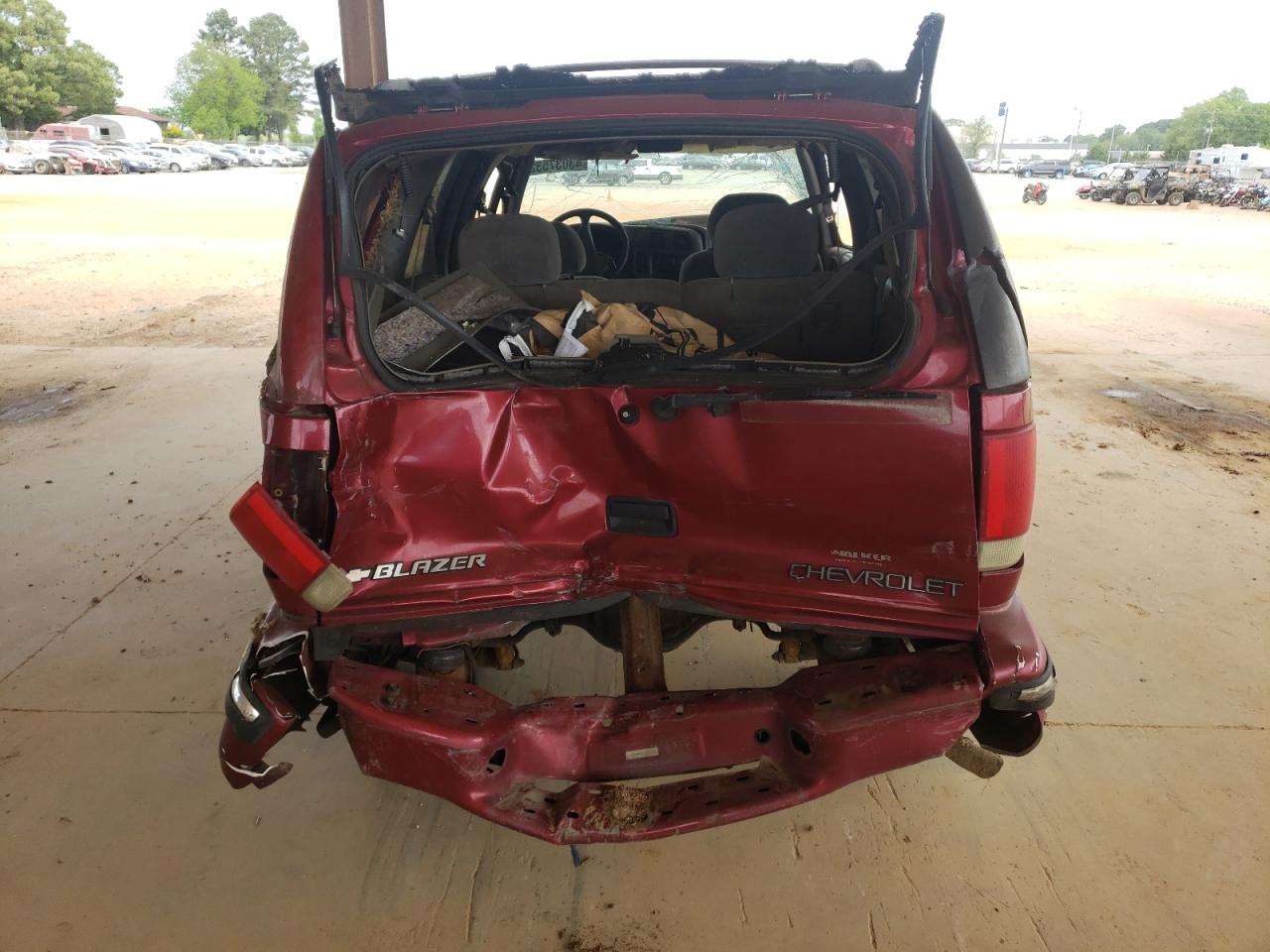 Photo 9 from auction – 1998 CHEVROLET BLAZER with VIN 1GNCS13W5W2212426