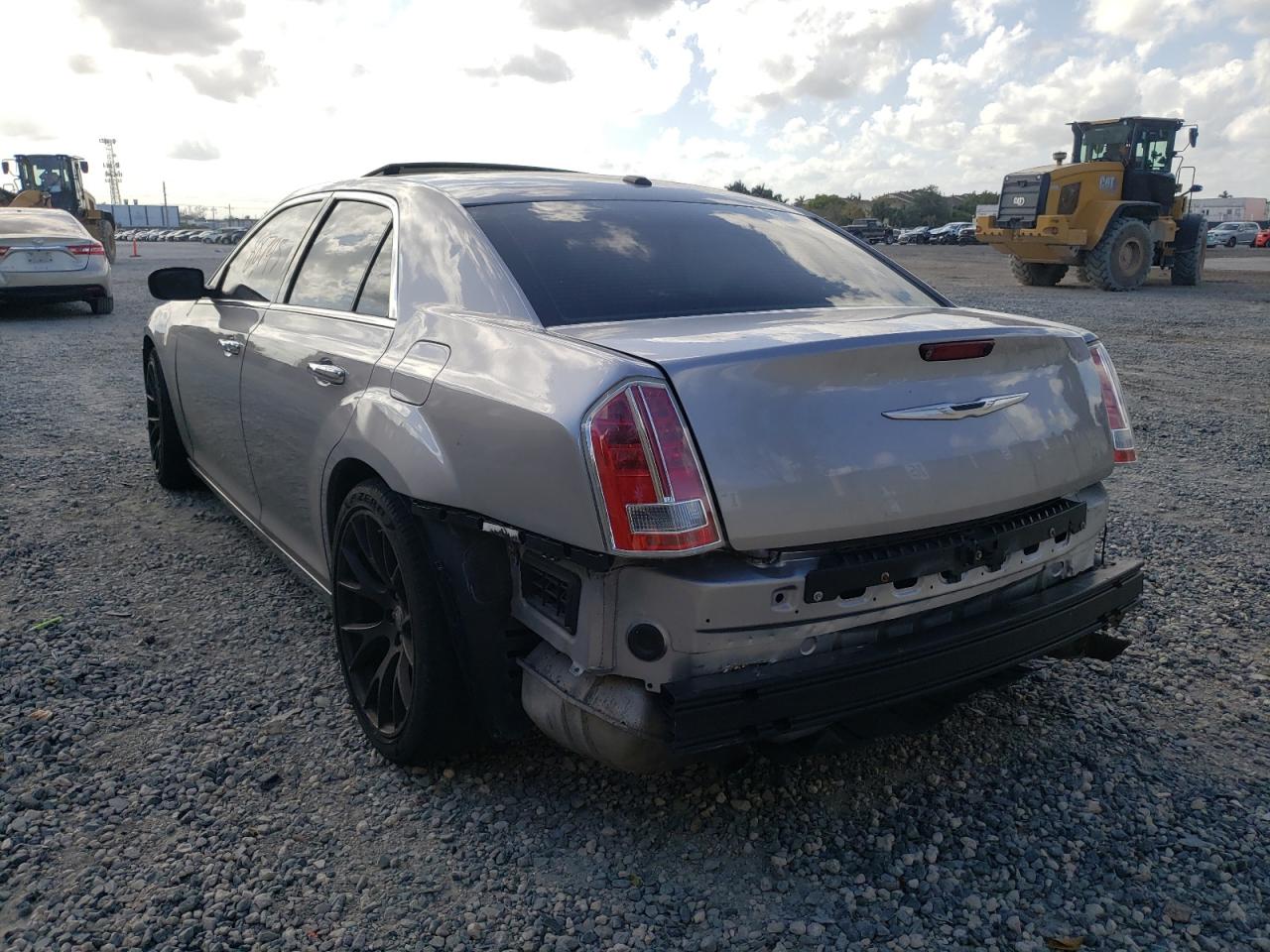 Photo 3 from auction – 2013 CHRYSLER 300C with VIN 2C3CCAET9DH680399