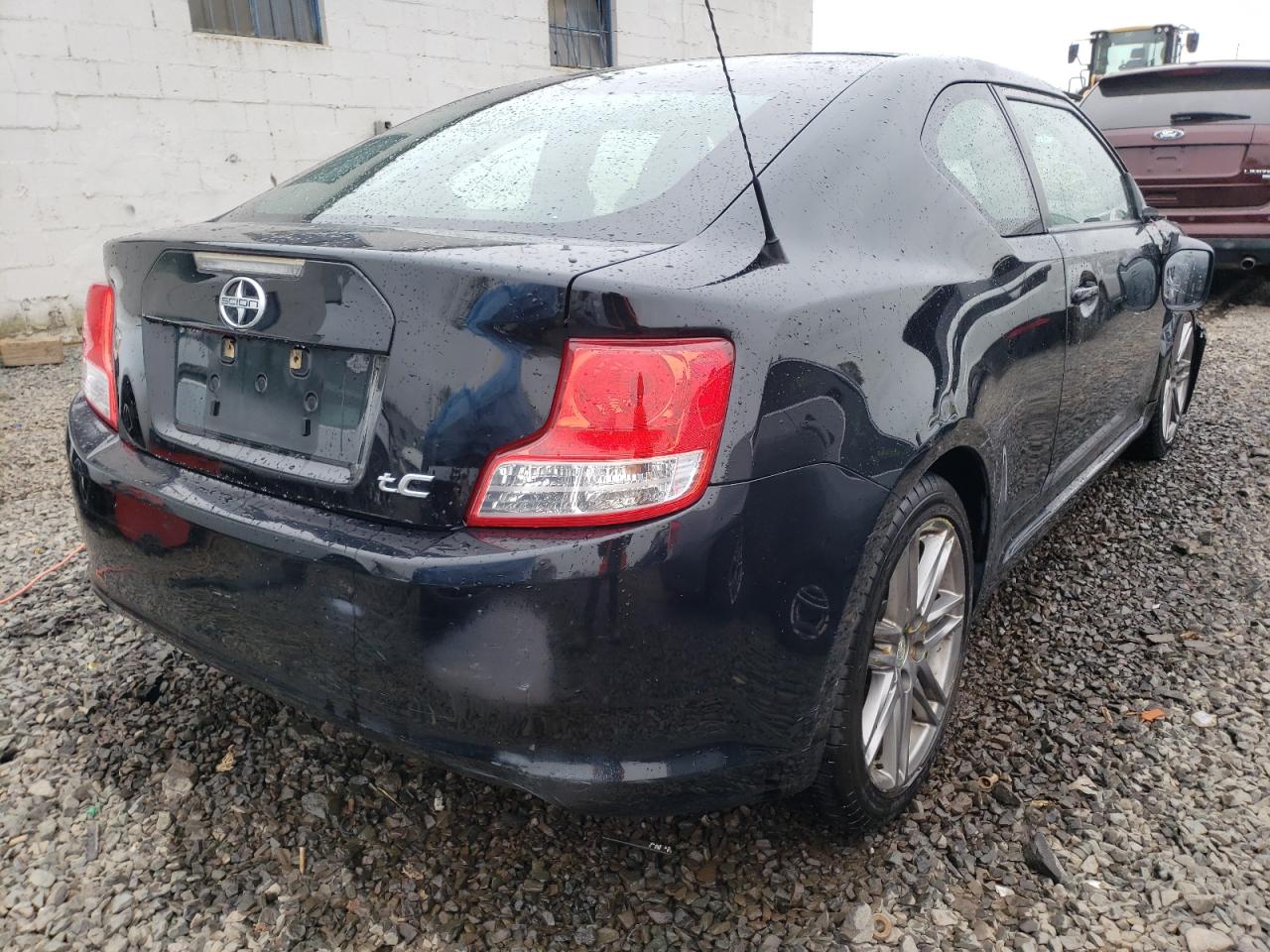 Photo 4 from auction – 2011 TOYOTA SCION TC with VIN JTKJF5C70B3016119