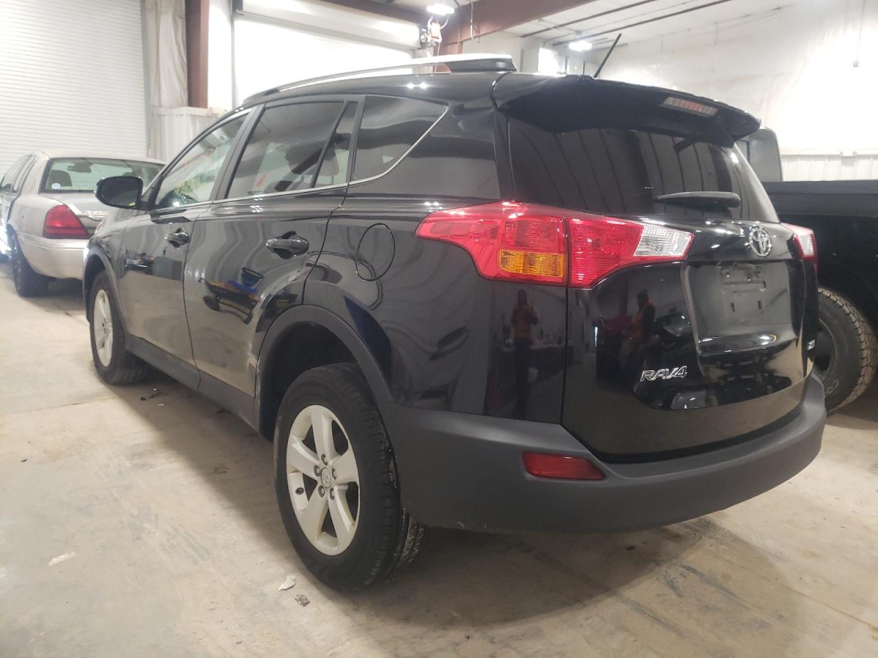 Photo 3 from auction – 2014 TOYOTA RAV4 XLE with VIN 2T3WFREV1EW102976
