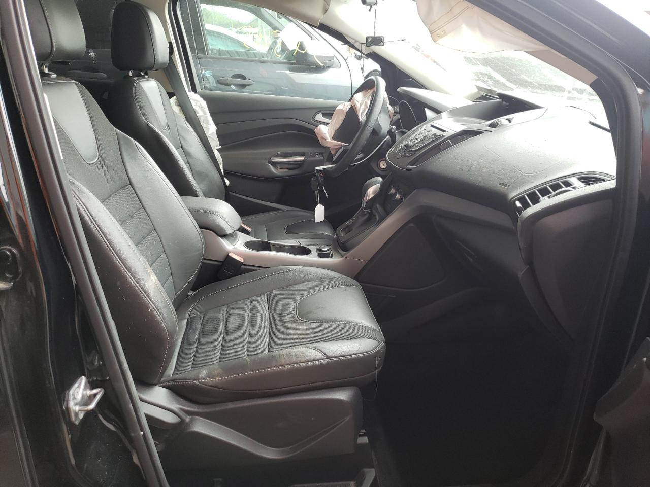 Photo 5 from auction – 2016 FORD ESCAPE SE with VIN 1FMCU9GX8GUA89162