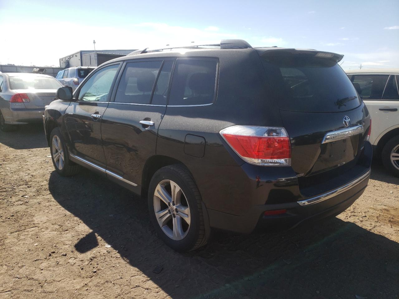 Photo 3 from auction – 2013 TOYOTA HIGHLANDER with VIN 5TDDK3EHXDS265944