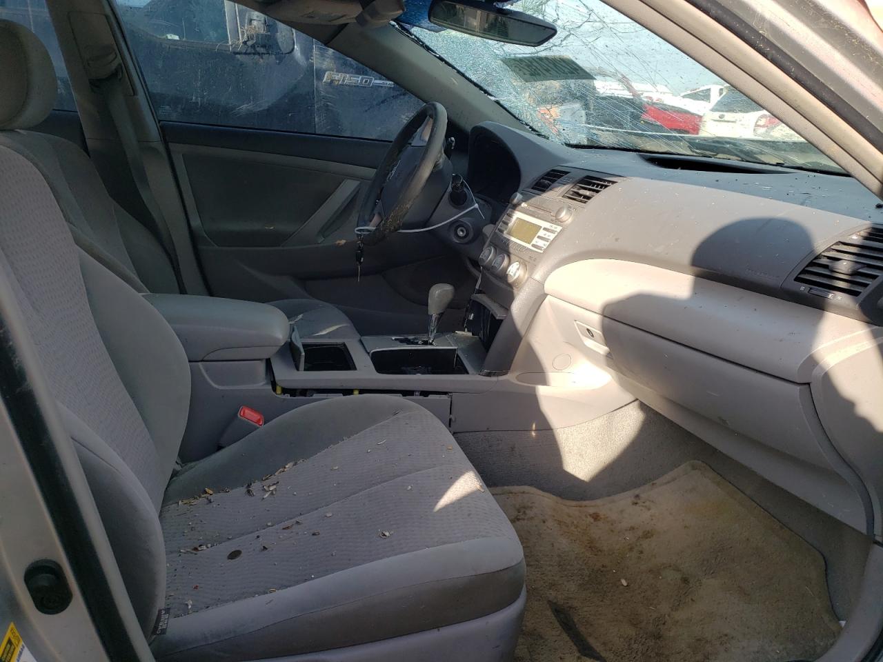 Photo 5 from auction – 2011 TOYOTA CAMRY BASE with VIN 4T1BF3EK1BU769794