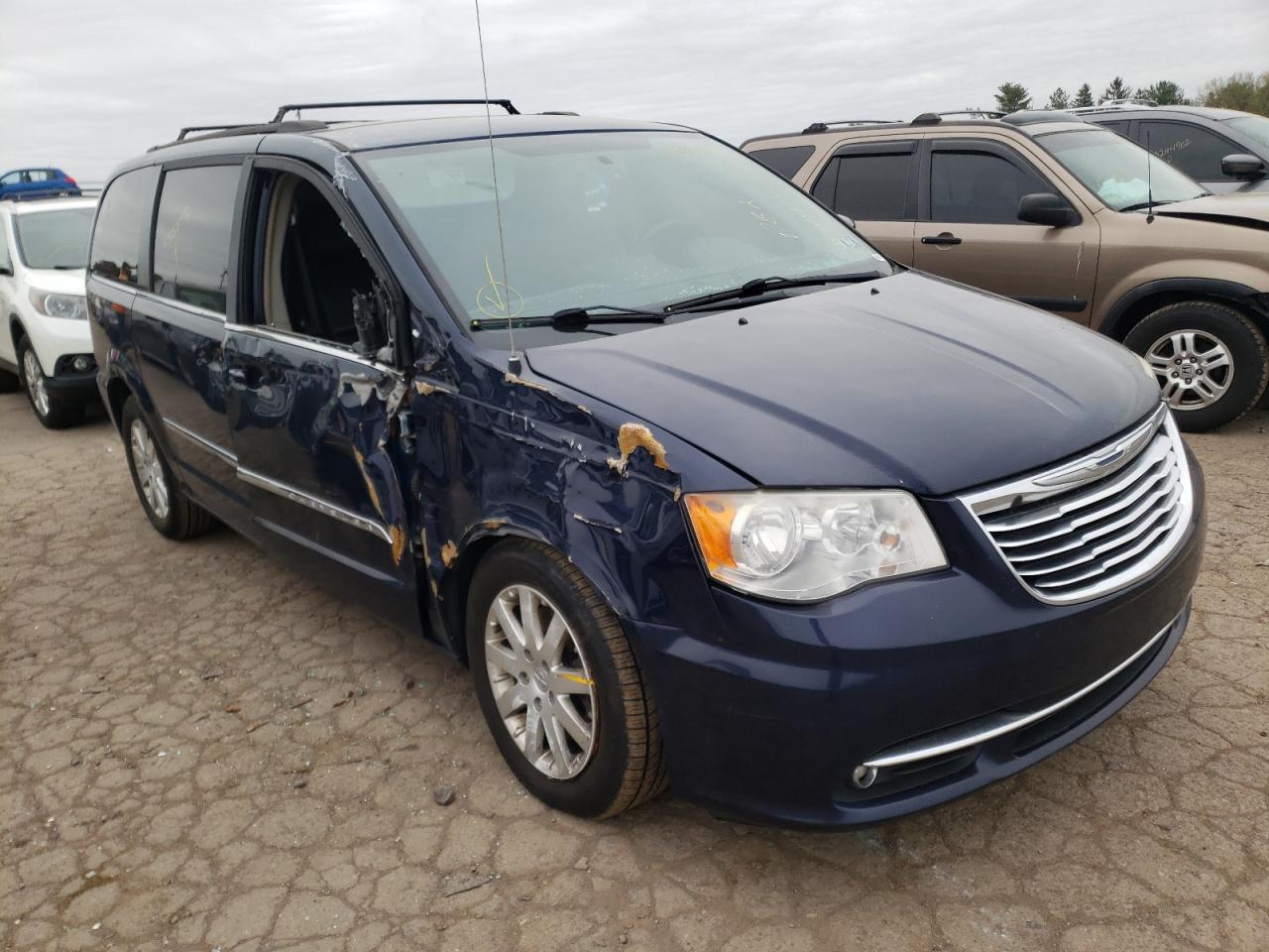 Photo 1 from auction – 2014 CHRYSLER TOWN & COU with VIN 2C4RC1BG1ER327017