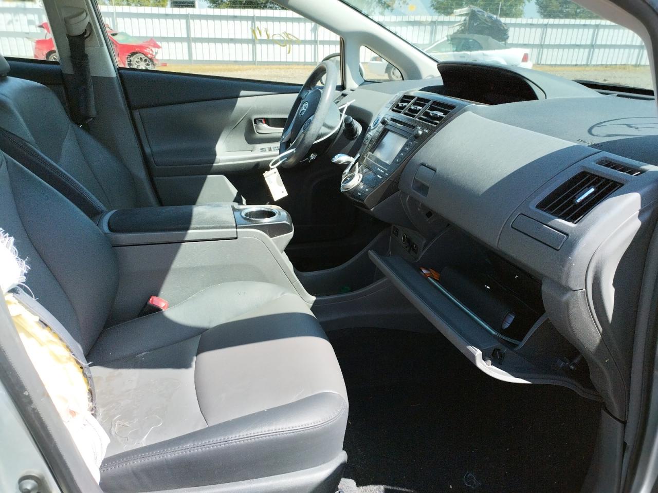 Photo 5 from auction – 2012 TOYOTA PRIUS V with VIN JTDZN3EU8C3113574