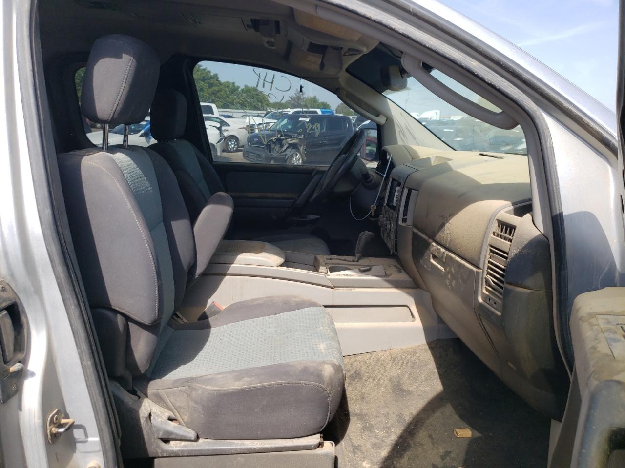 Photo 5 from auction – 2004 NISSAN TITAN S with VIN 1N6AA06B74N525511
