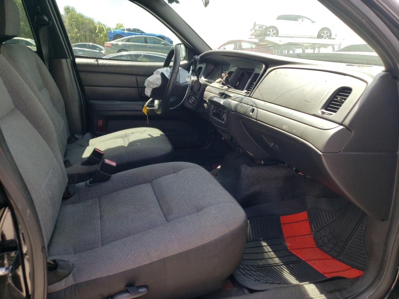 Photo 5 from auction – 2008 FORD CROWN VICT with VIN 2FAFP71V08X122594
