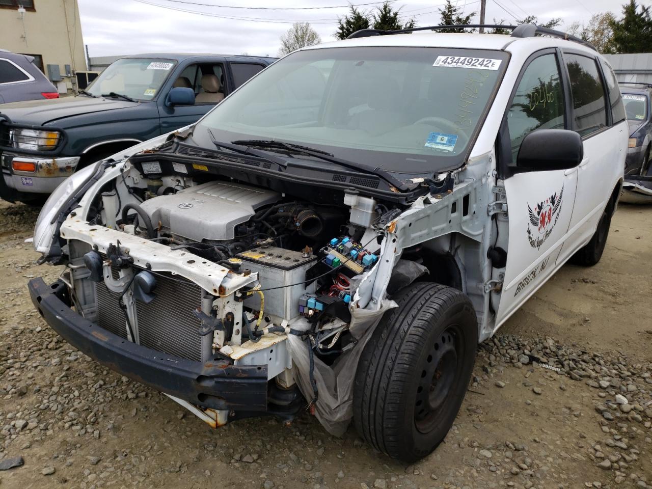 Photo 2 from auction – 2010 TOYOTA SIENNA CE with VIN 5TDKK4CC7AS336646