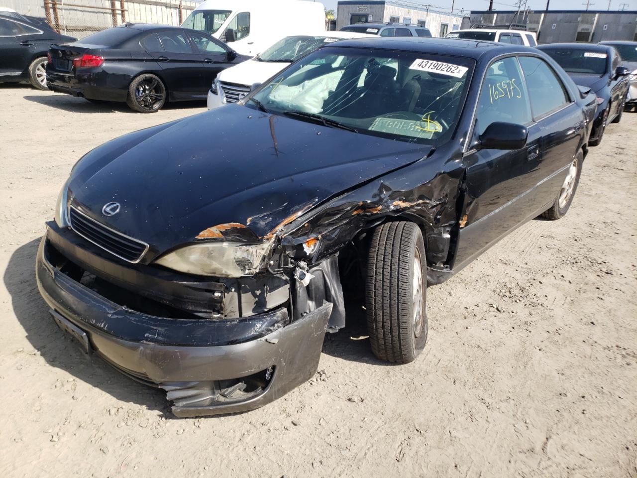 Photo 2 from auction – 1999 LEXUS ES 300 with VIN JT8BF28G5X0226337