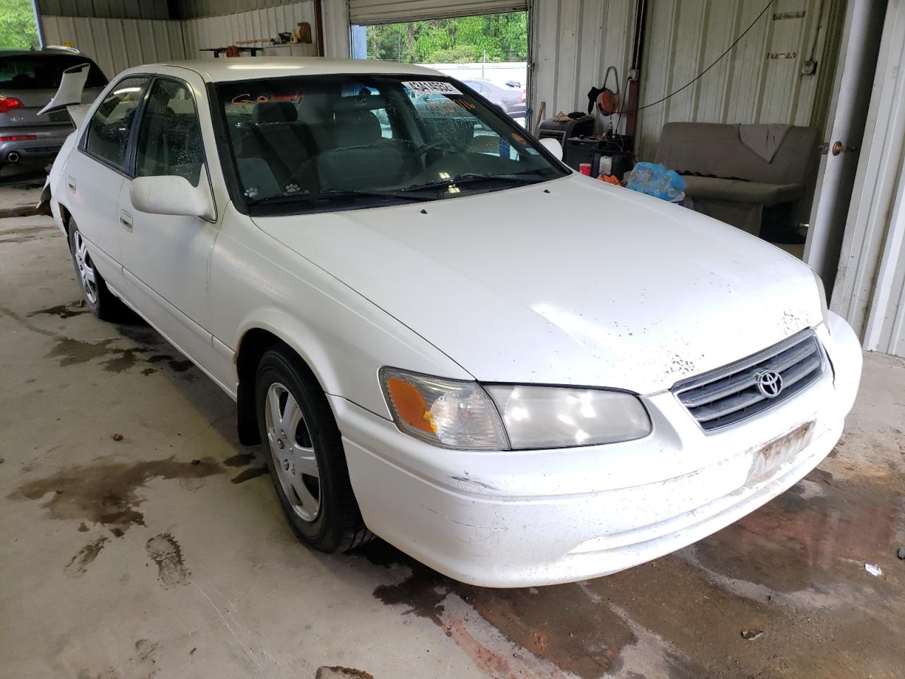 TOYOTA CAMRY LE 2001 with VIN JT2BG22K610539716 - Photo from auction