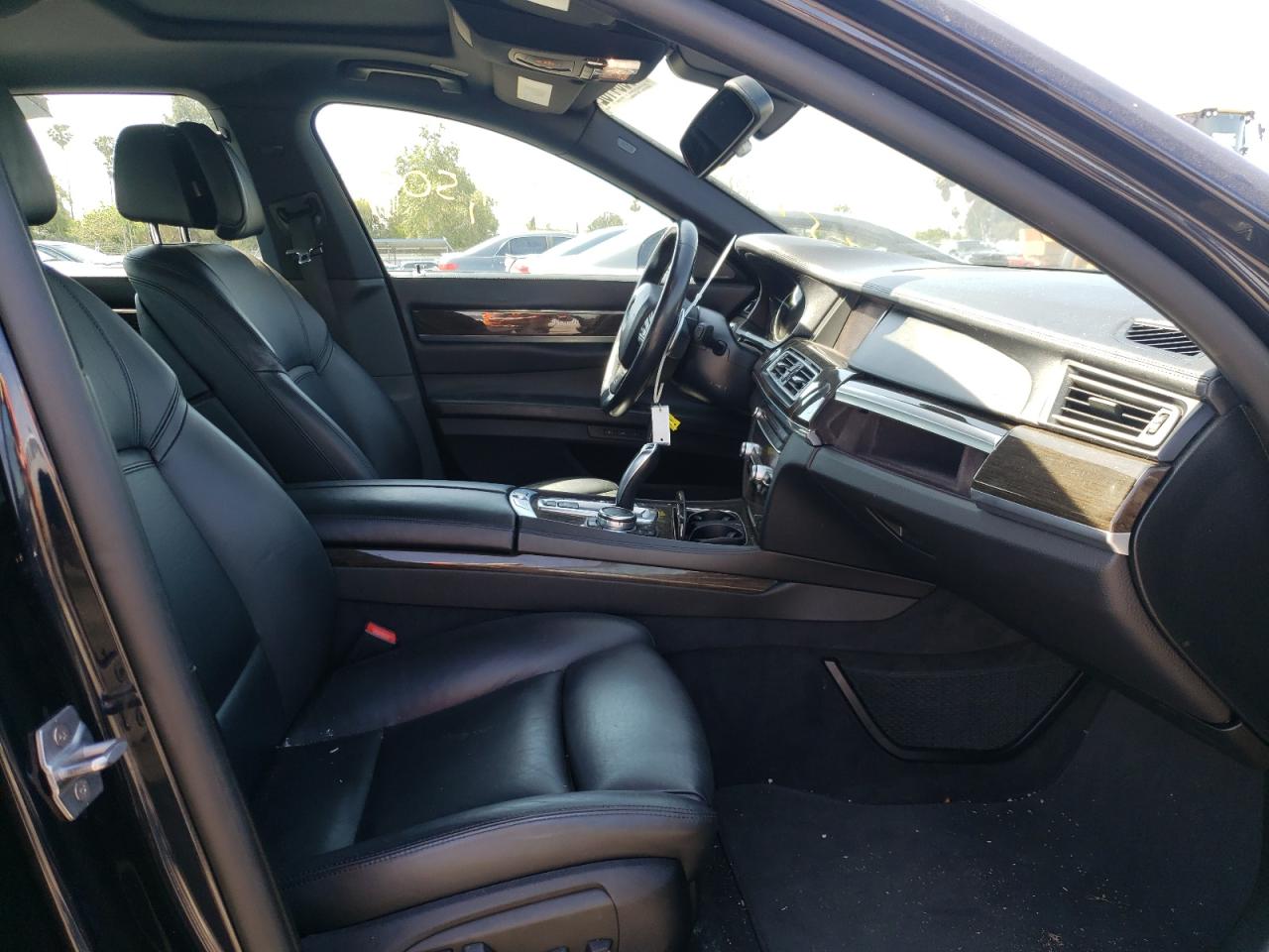 Photo 5 from auction – 2015 BMW 750LI with VIN WBAYE8C52FD781127
