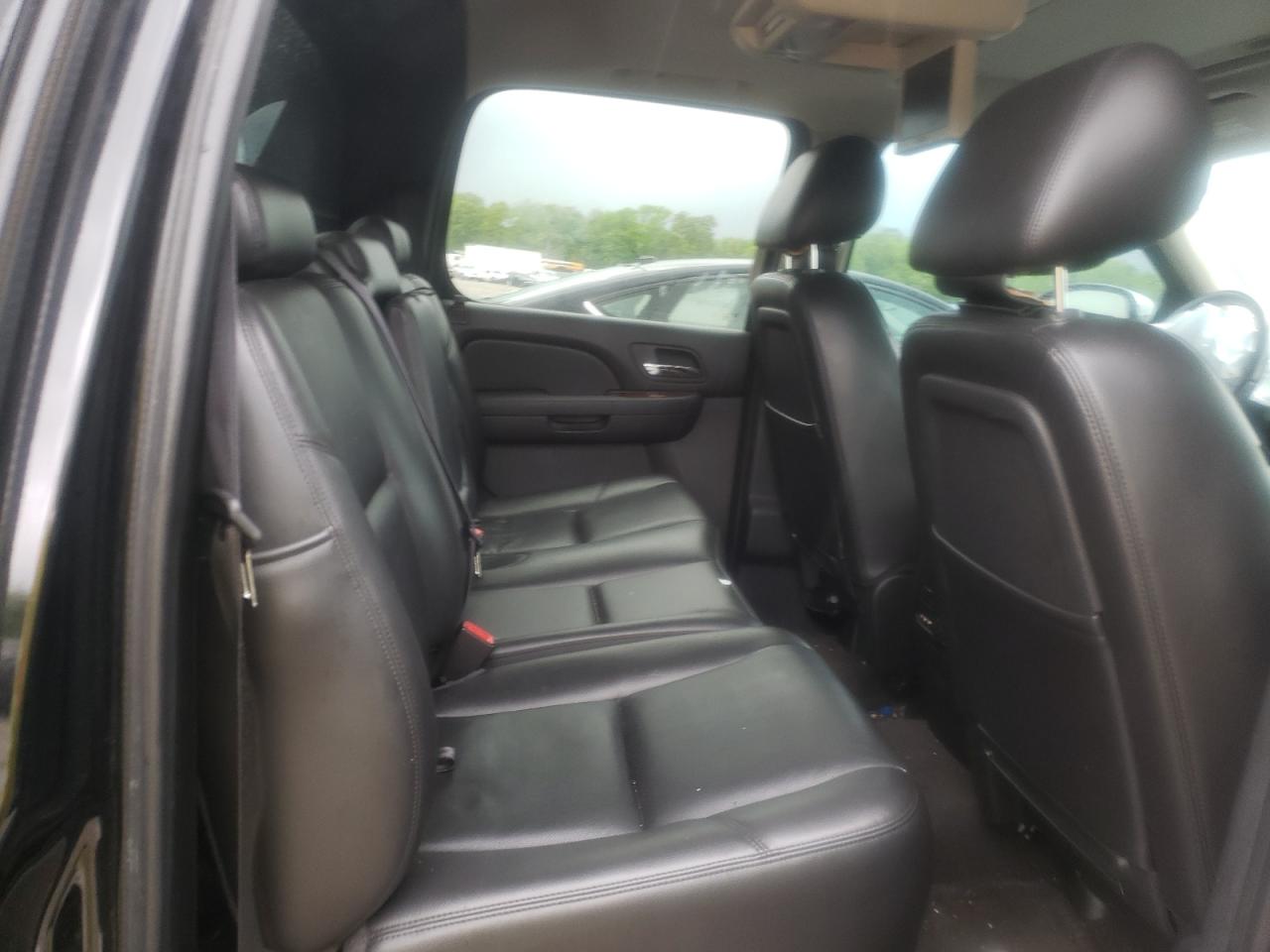 Photo 6 from auction – 2011 CHEVROLET AVALANCHE with VIN 3GNTKGE3XBG190978