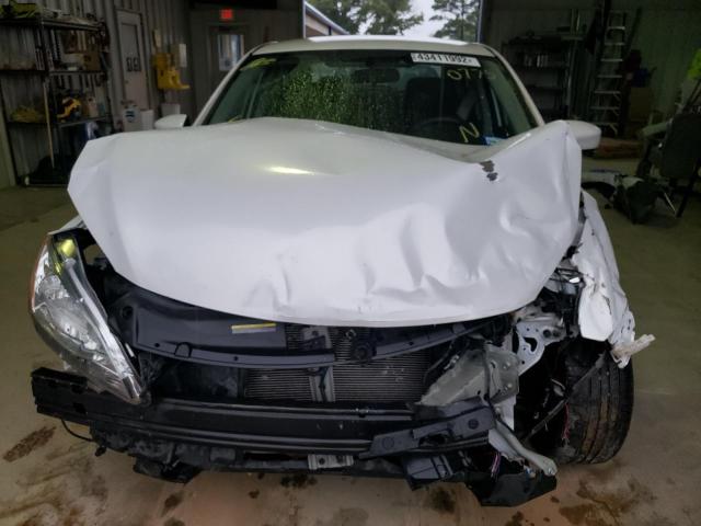 Photo 9 from auction – 2015 NISSAN SENTRA S with VIN 3N1AB7AP7FL670775