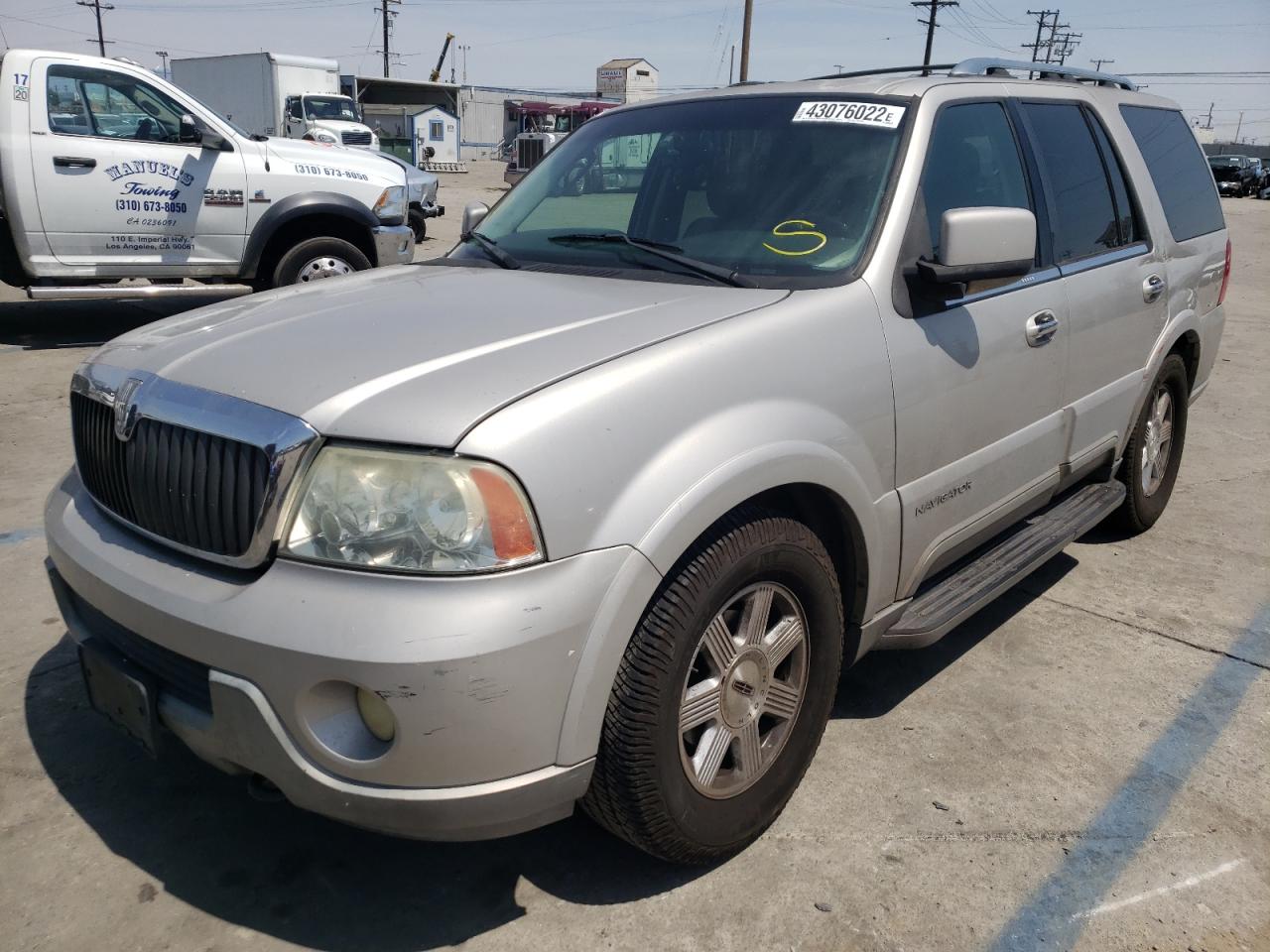 Photo 2 from auction – 2003 LINCOLN NAVIGATOR with VIN 5LMFU27RX3LJ12850