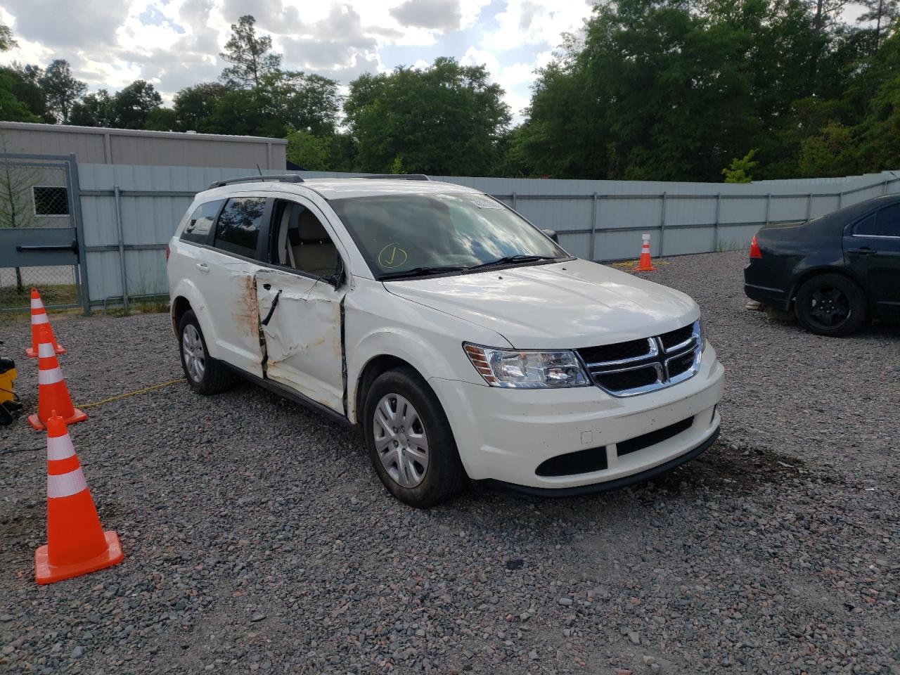 DODGE JOURNEY SE 2018 with VIN 3C4PDCAB8JT443070 - Photo from auction