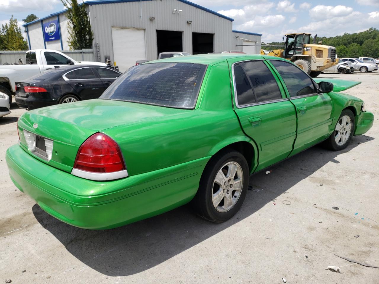 Photo 4 from auction – 2004 FORD CROWN VICT with VIN 2FAHP74W24X121695