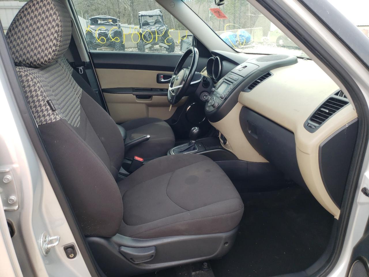 Photo 5 from auction – 2013 KIA SOUL + with VIN KNDJT2A65D7754812
