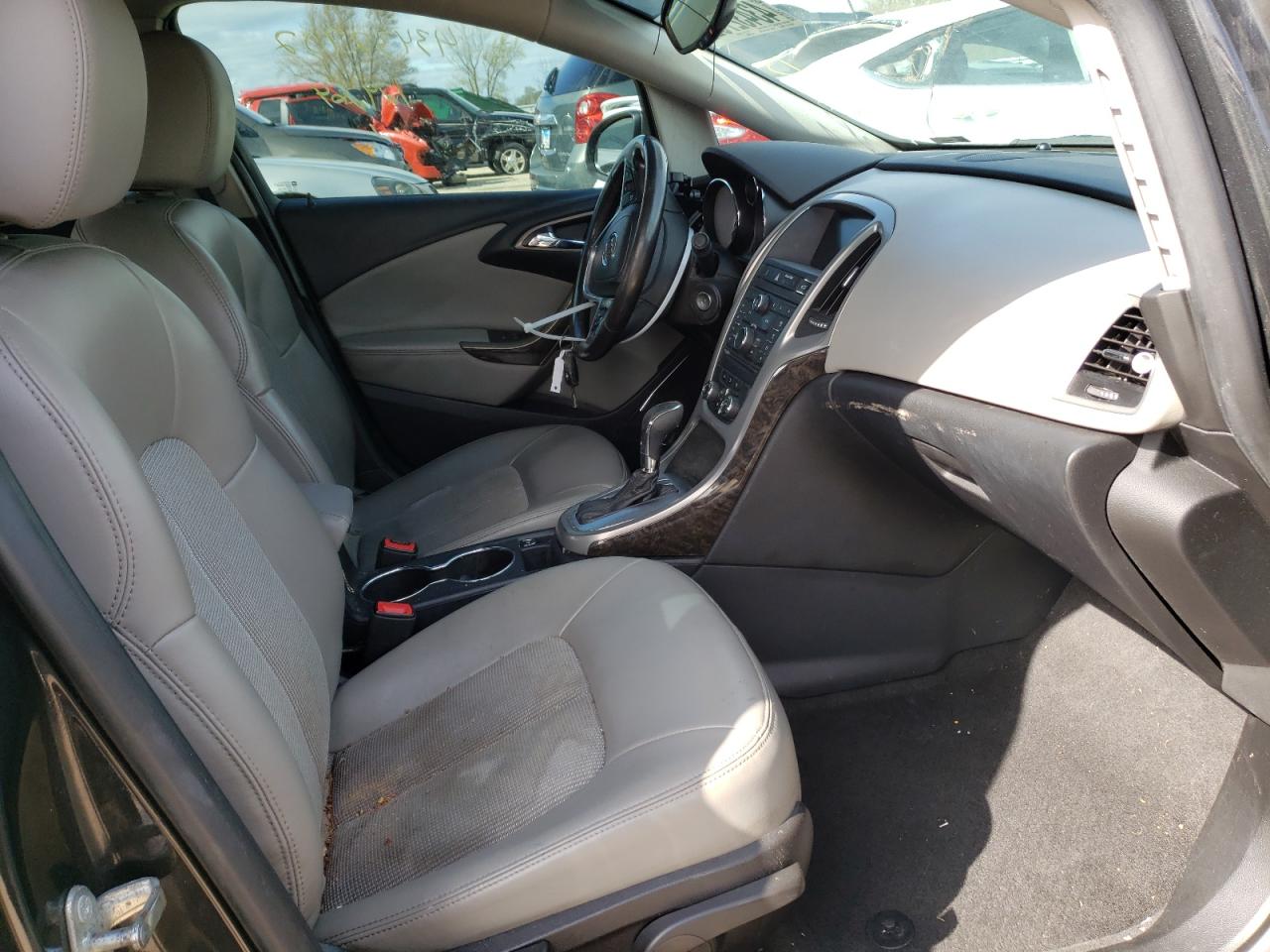 Photo 5 from auction – 2015 BUICK VERANO with VIN 1G4PP5SK3F4144838