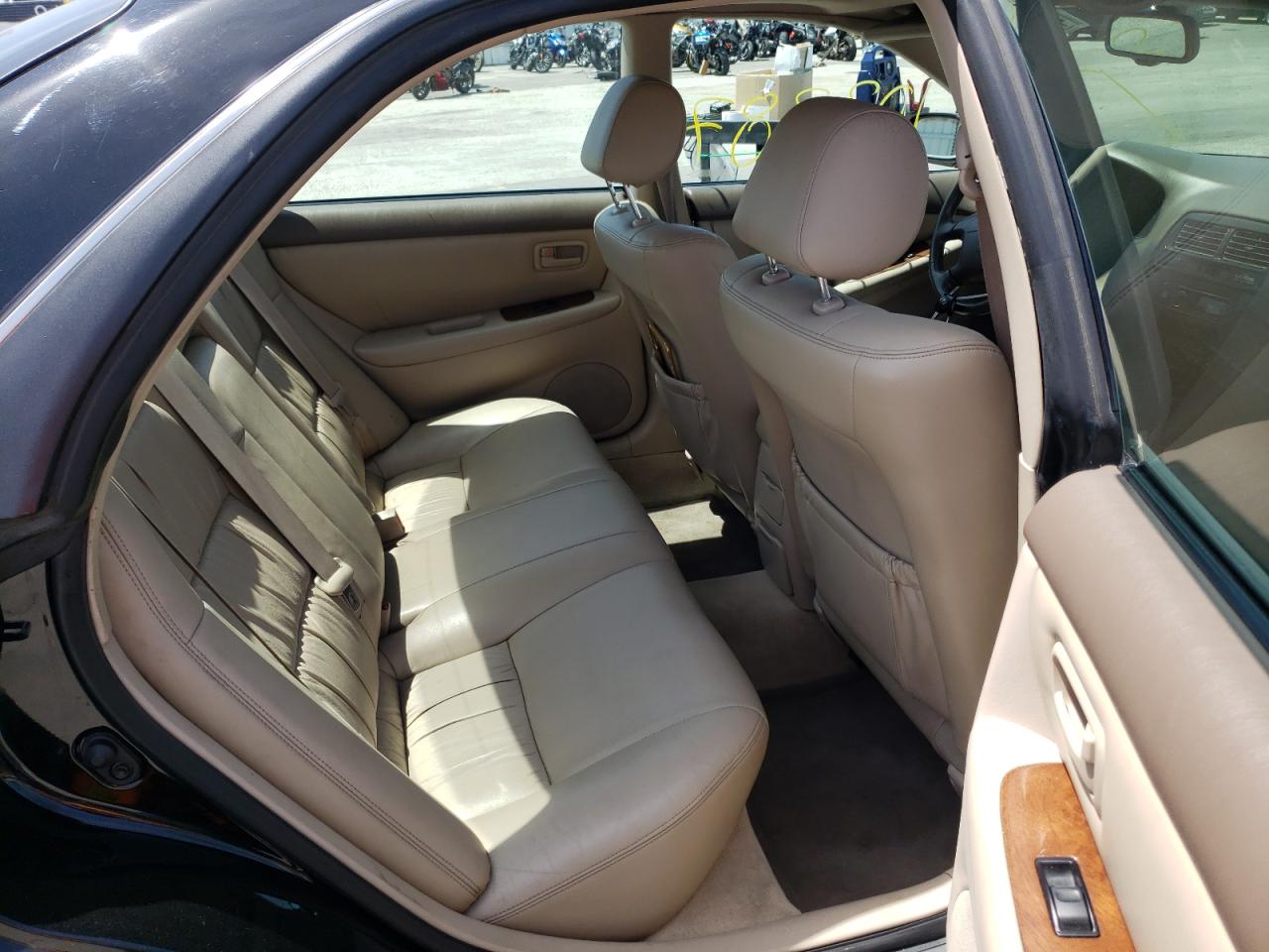 Photo 6 from auction – 2001 LEXUS ES 300 with VIN JT8BF28G610300615