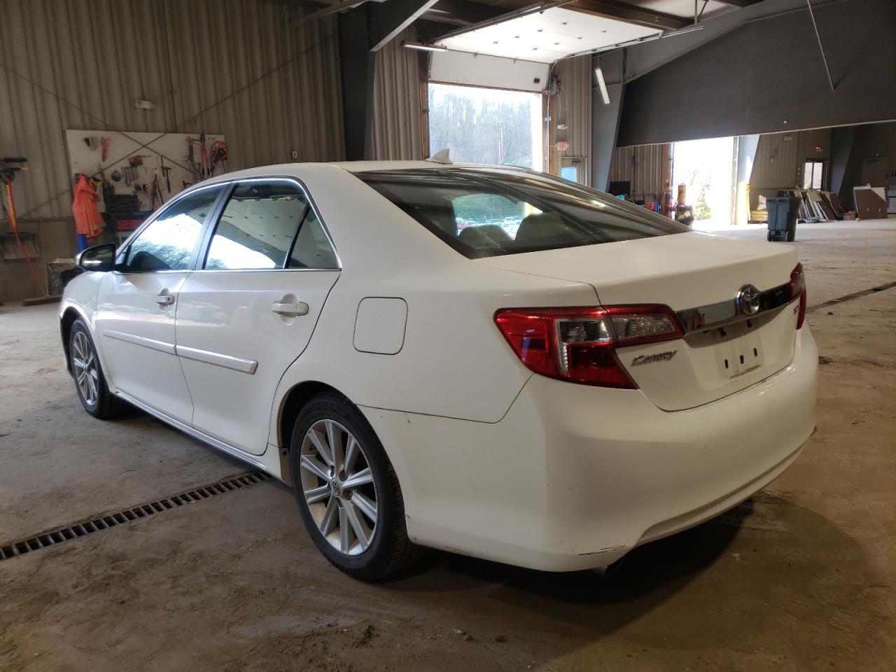 Photo 3 from auction – 2012 TOYOTA CAMRY SE with VIN 4T1BK1FK6CU503249