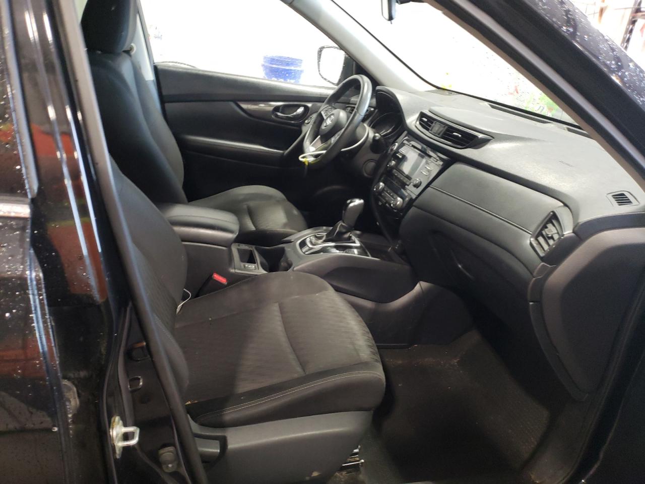 Photo 5 from auction – 2017 NISSAN ROGUE S with VIN KNMAT2MT3HP616998