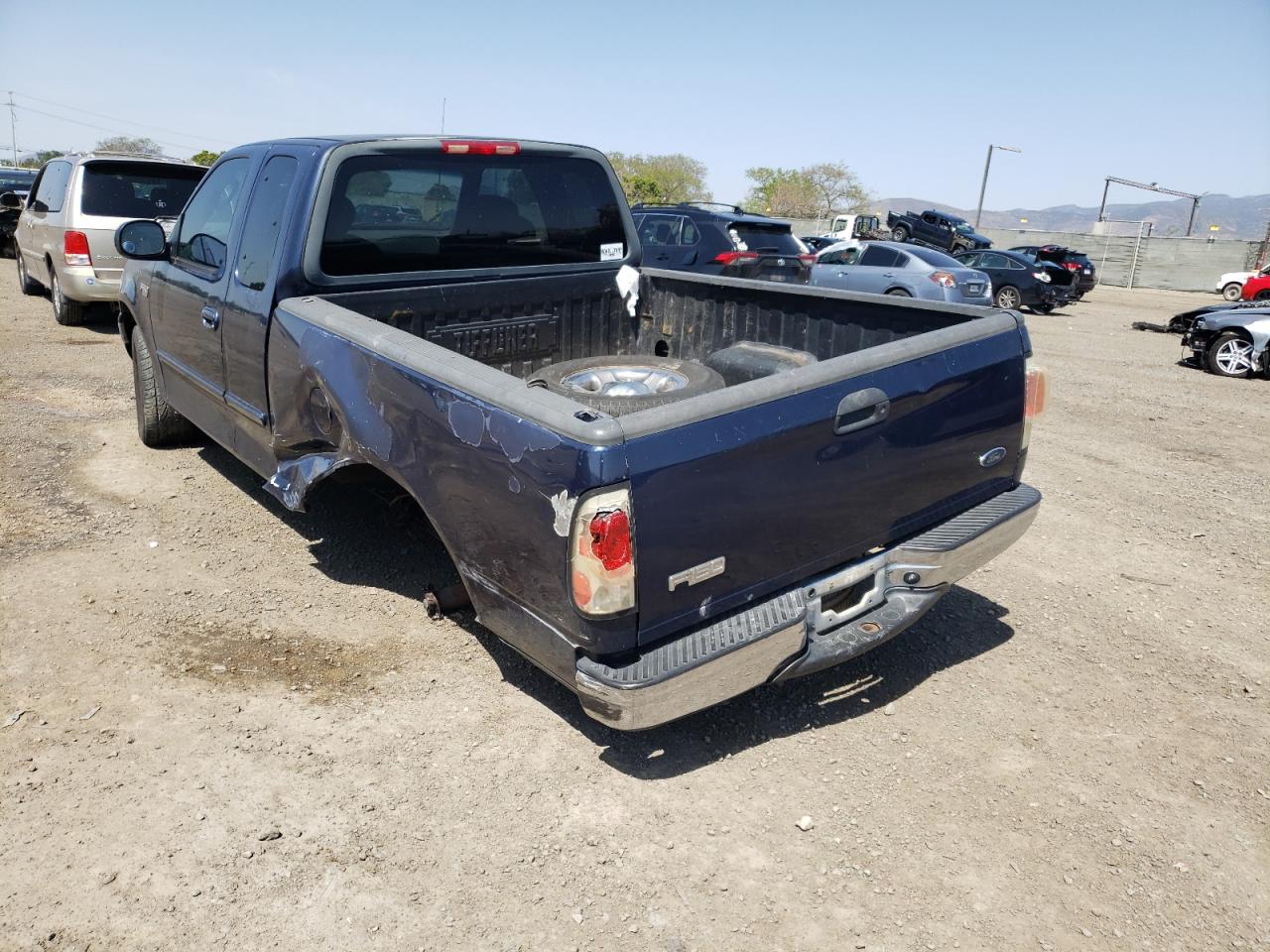 Photo 3 from auction – 2003 FORD F150 with VIN 1FTRX17293KA84439