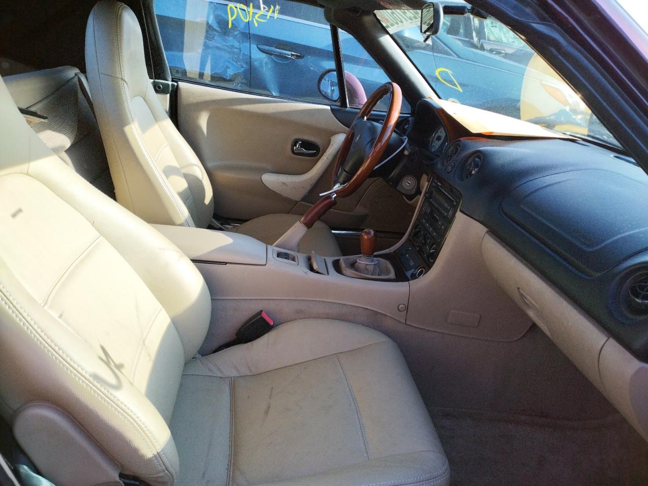 Photo 5 from auction – 2000 MAZDA MX-5 MIATA with VIN JM1NB3535Y0151402