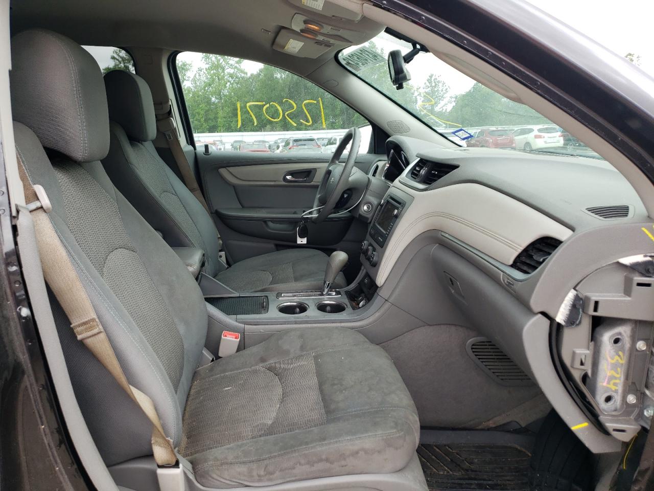 Photo 5 from auction – 2017 CHEVROLET TRAVERSE L with VIN 1GNKRFED4HJ232983