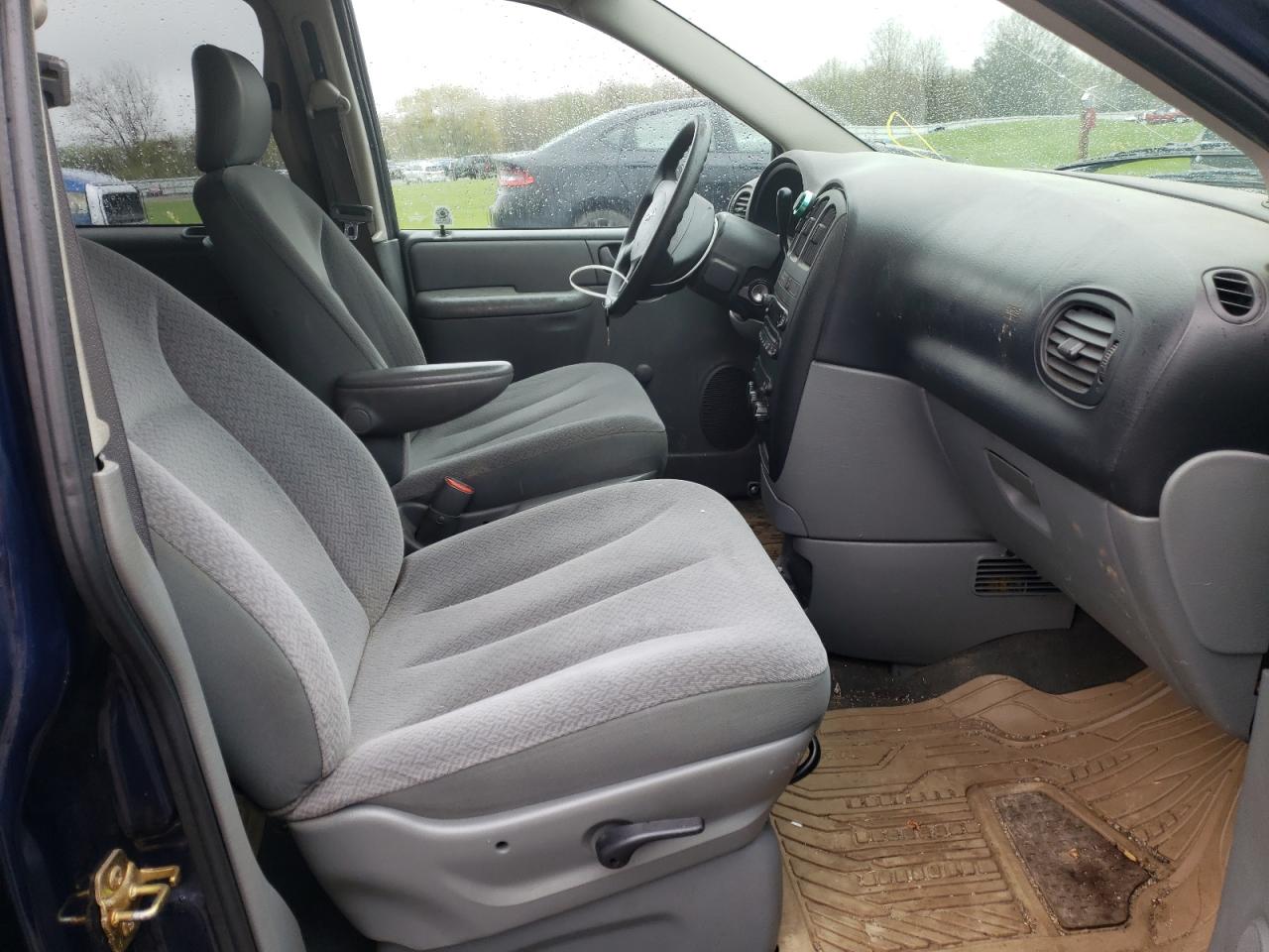 Photo 5 from auction – 2005 DODGE CARAVAN SE with VIN 1D4GP25BX5B432254