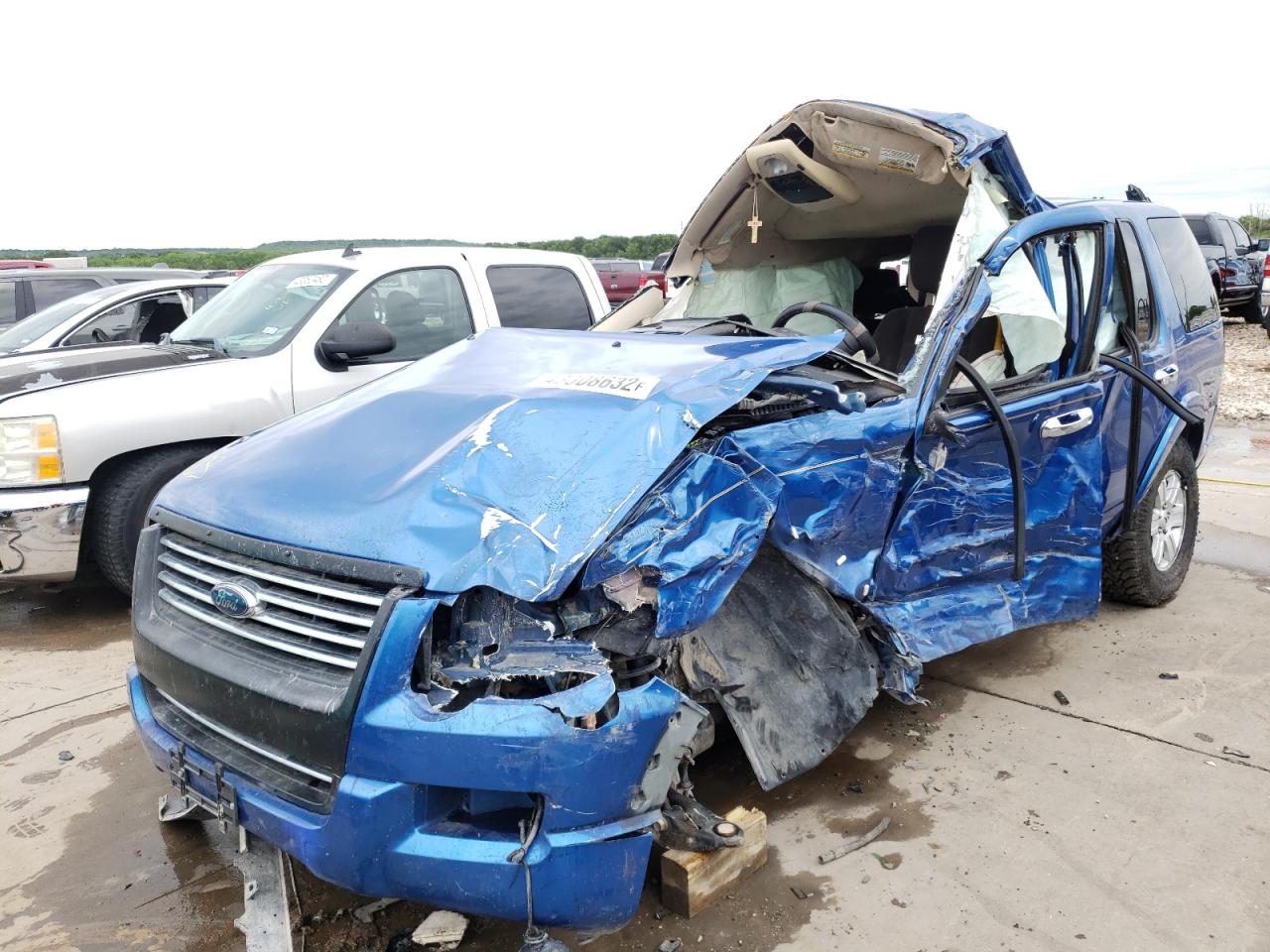 Photo 2 from auction – 2010 FORD EXPLORER X with VIN 1FMEU7DE6AUA31686