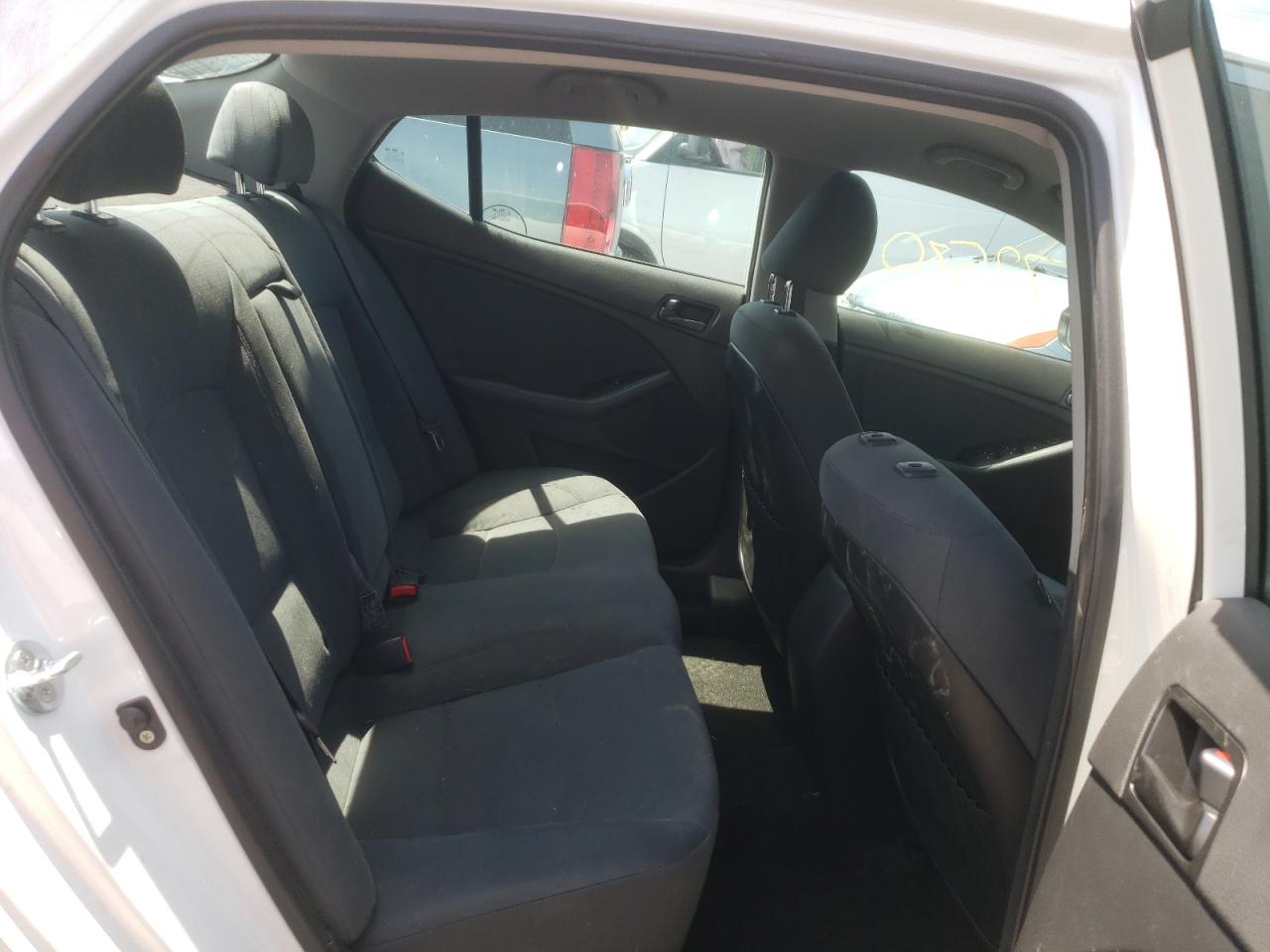 Photo 6 from auction – 2015 KIA OPTIMA LX with VIN KNAGM4A74F5652151