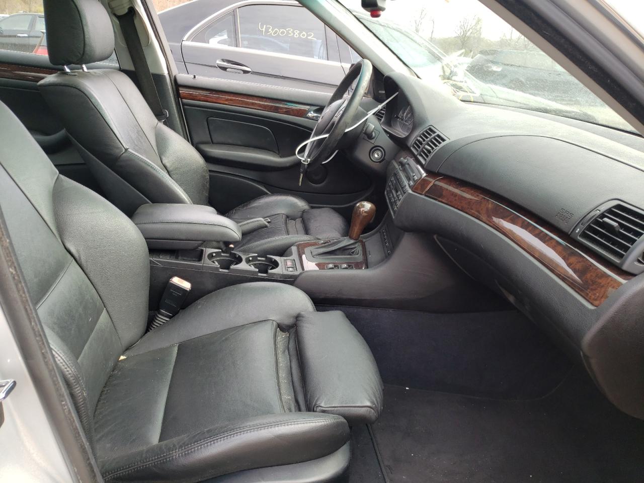 Photo 5 from auction – 2005 BMW 330 XI with VIN WBAEW53475PN37539