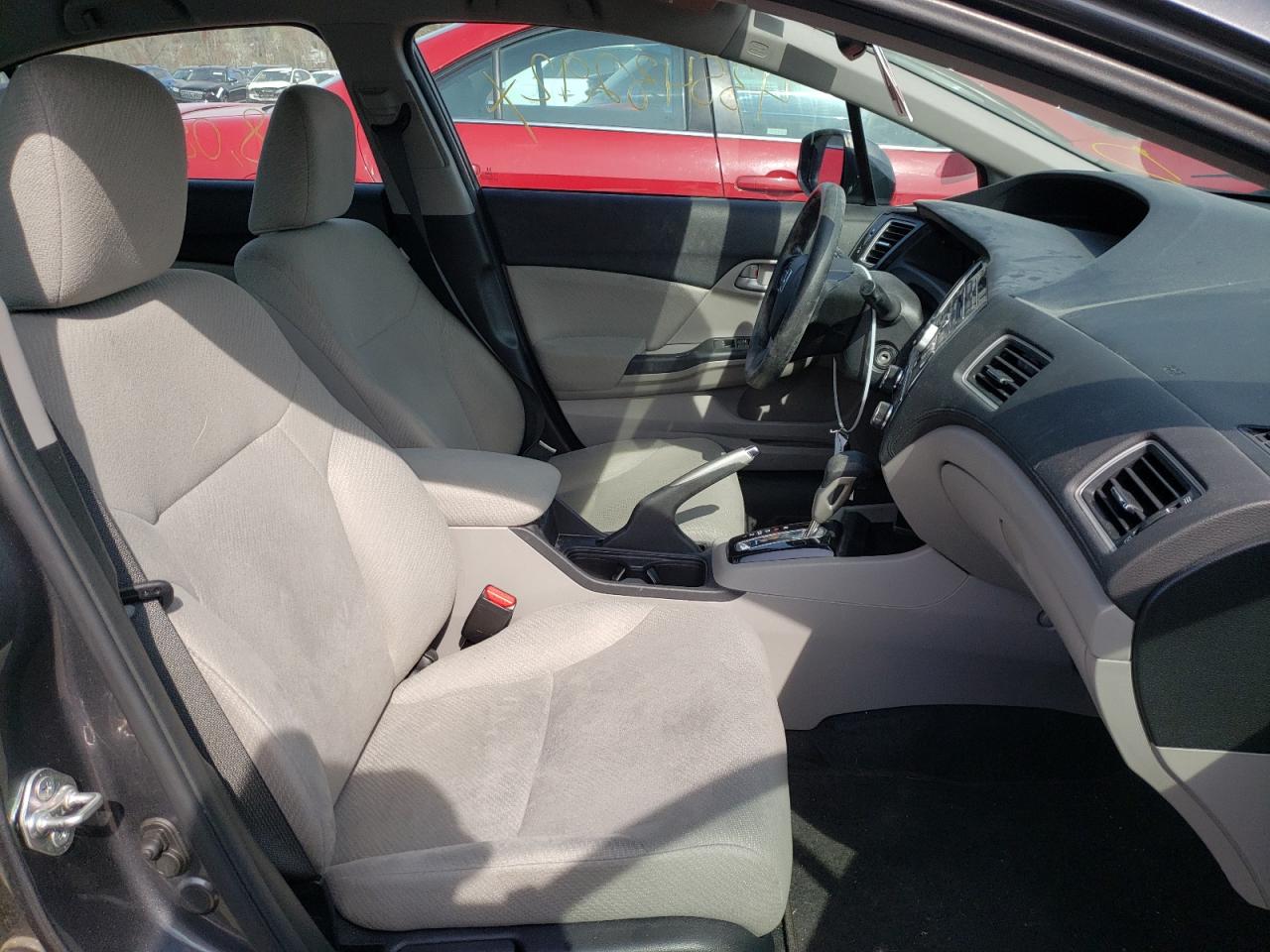 Photo 5 from auction – 2013 HONDA CIVIC LX with VIN 2HGFB2F52DH596489
