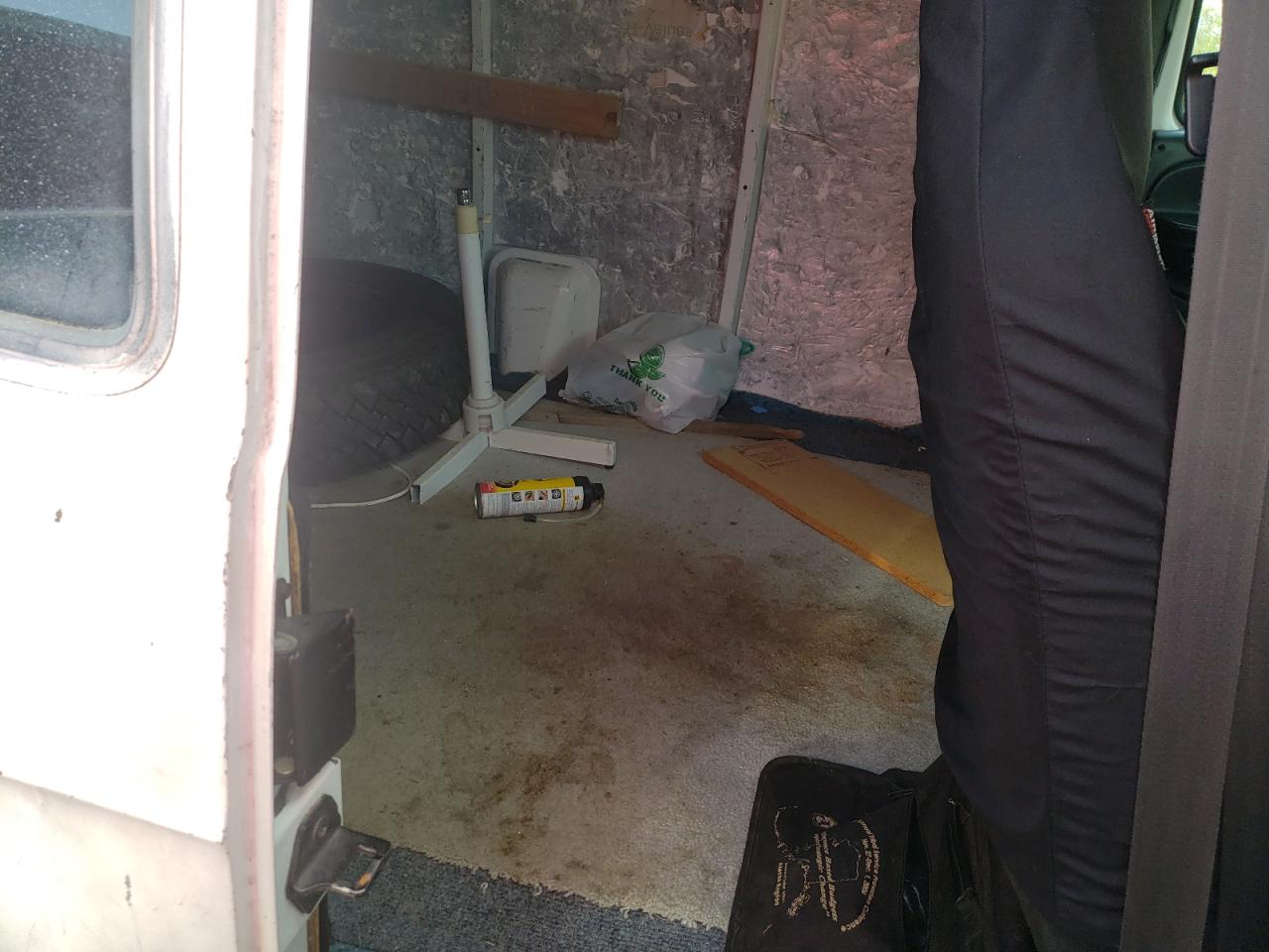 Photo 6 from auction – 2003 DODGE RAM VAN B3 with VIN 2D7KB31Y83K517905